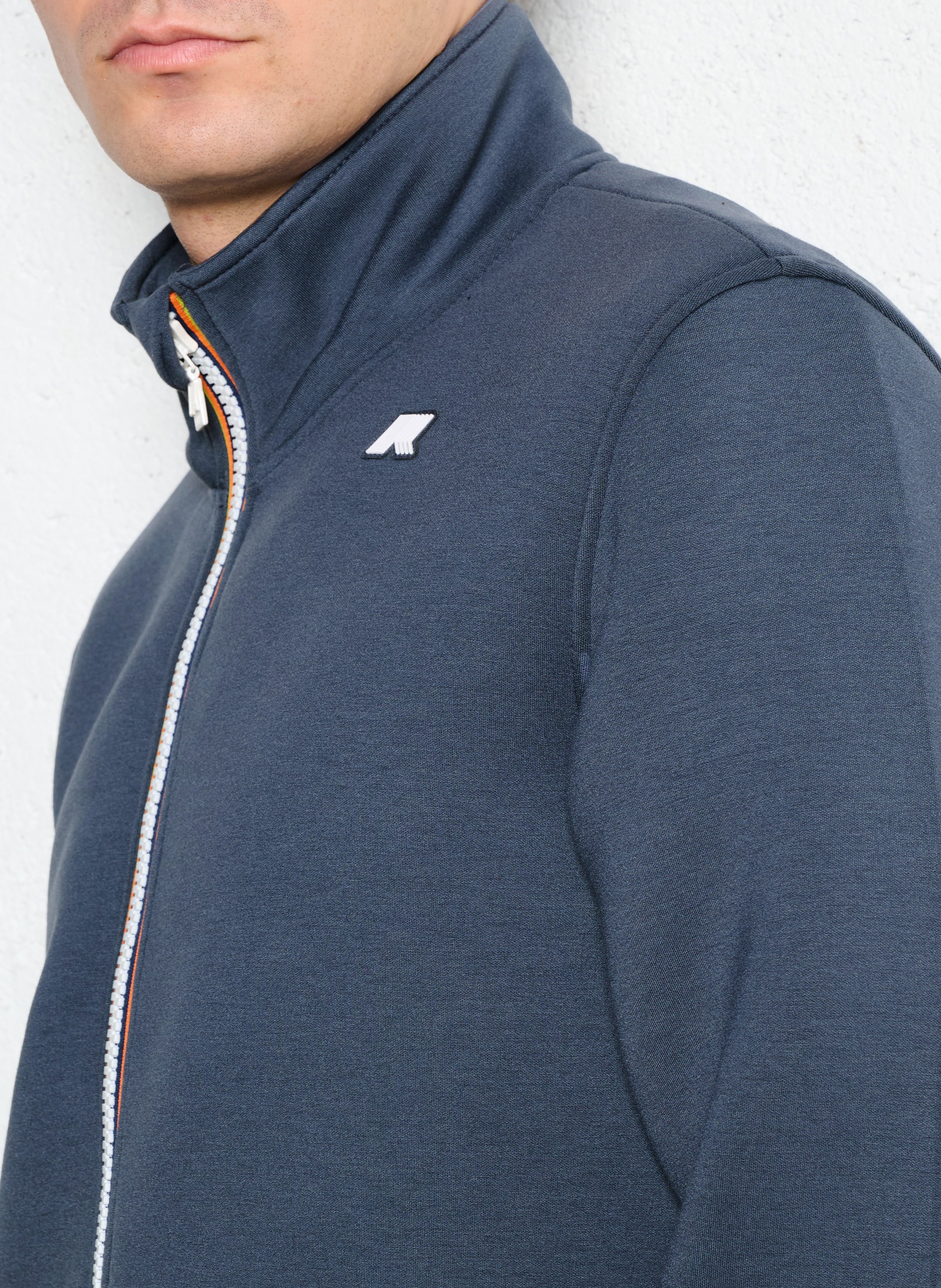 Gerader Sweatshirt mit Stehkragen Blau