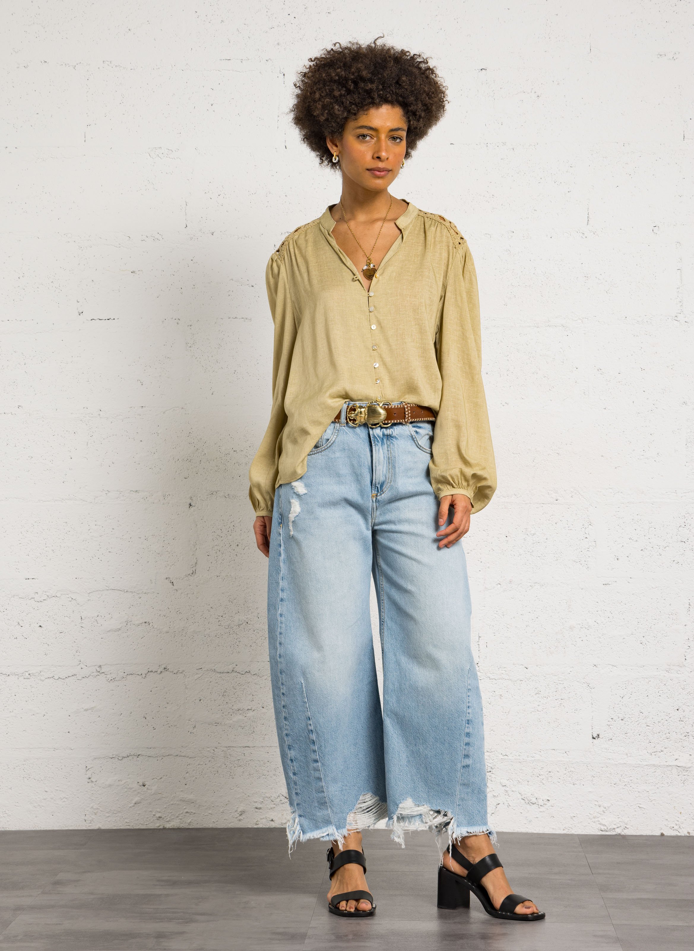 Oversized V-hals blouse van gemengd linnen THE KORNER Beige