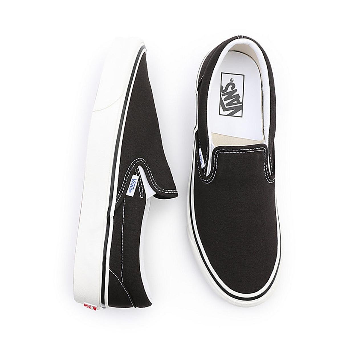Low-top sneakers VANS Black