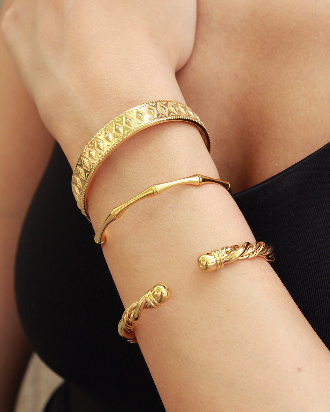 Bangle bracelet NILAI Golden