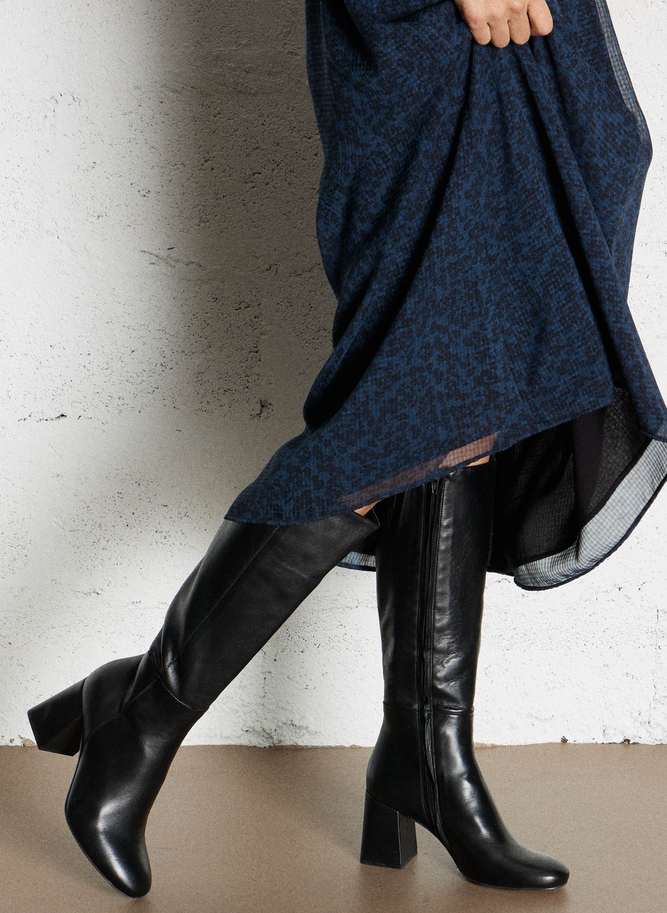 Heeled leather ankle boots COSMOPARIS Black