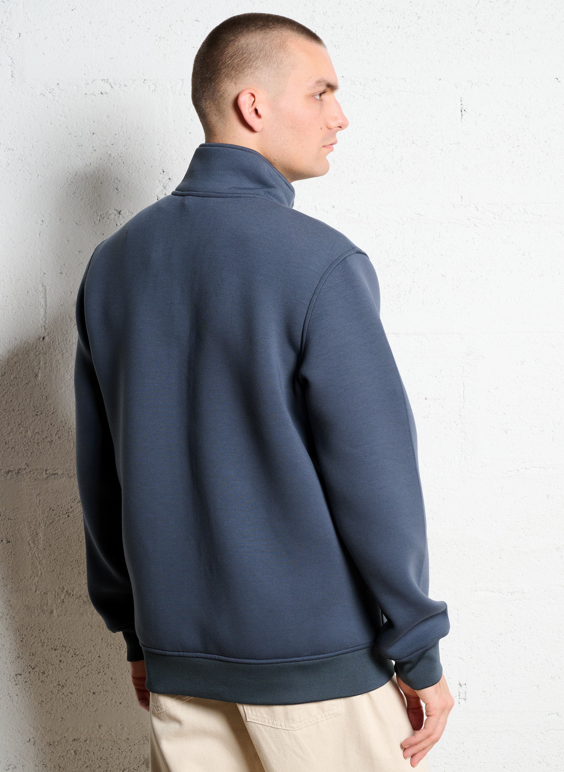 Gerader Sweatshirt mit Stehkragen Blau