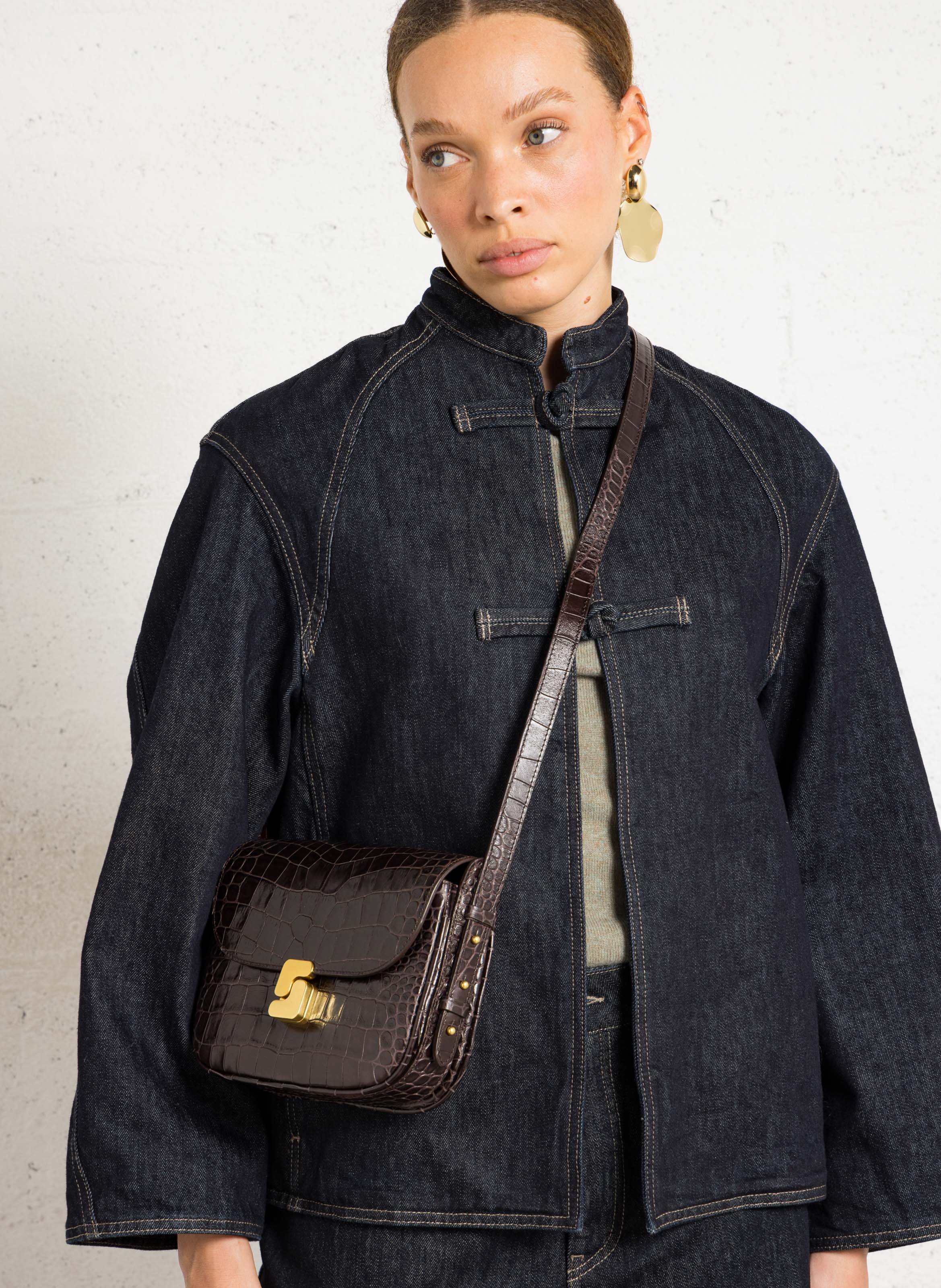 Umhängetasche aus Leder mit Kroko-Prägung SOEUR Braun