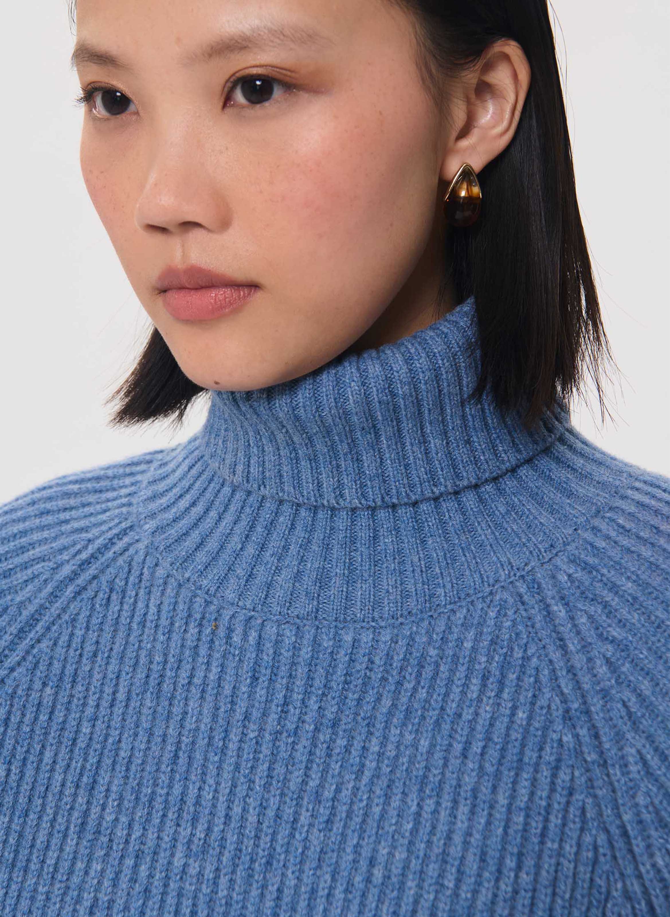 Weiter Rollkragenpullover aus Wollmix TARA JARMON Blau