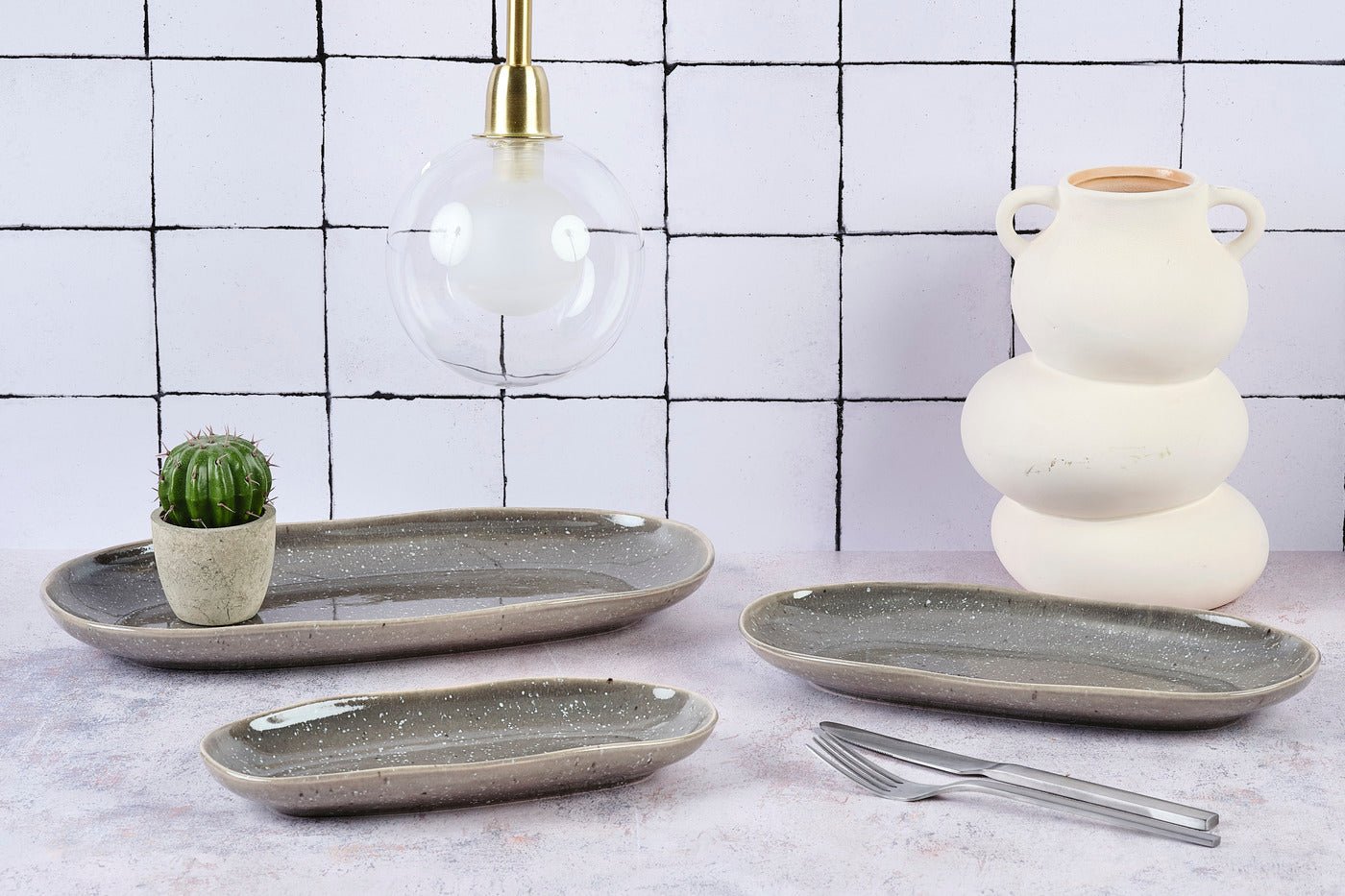 Stellar serving tray - 3 sizes - concrete gray BJORN Grey