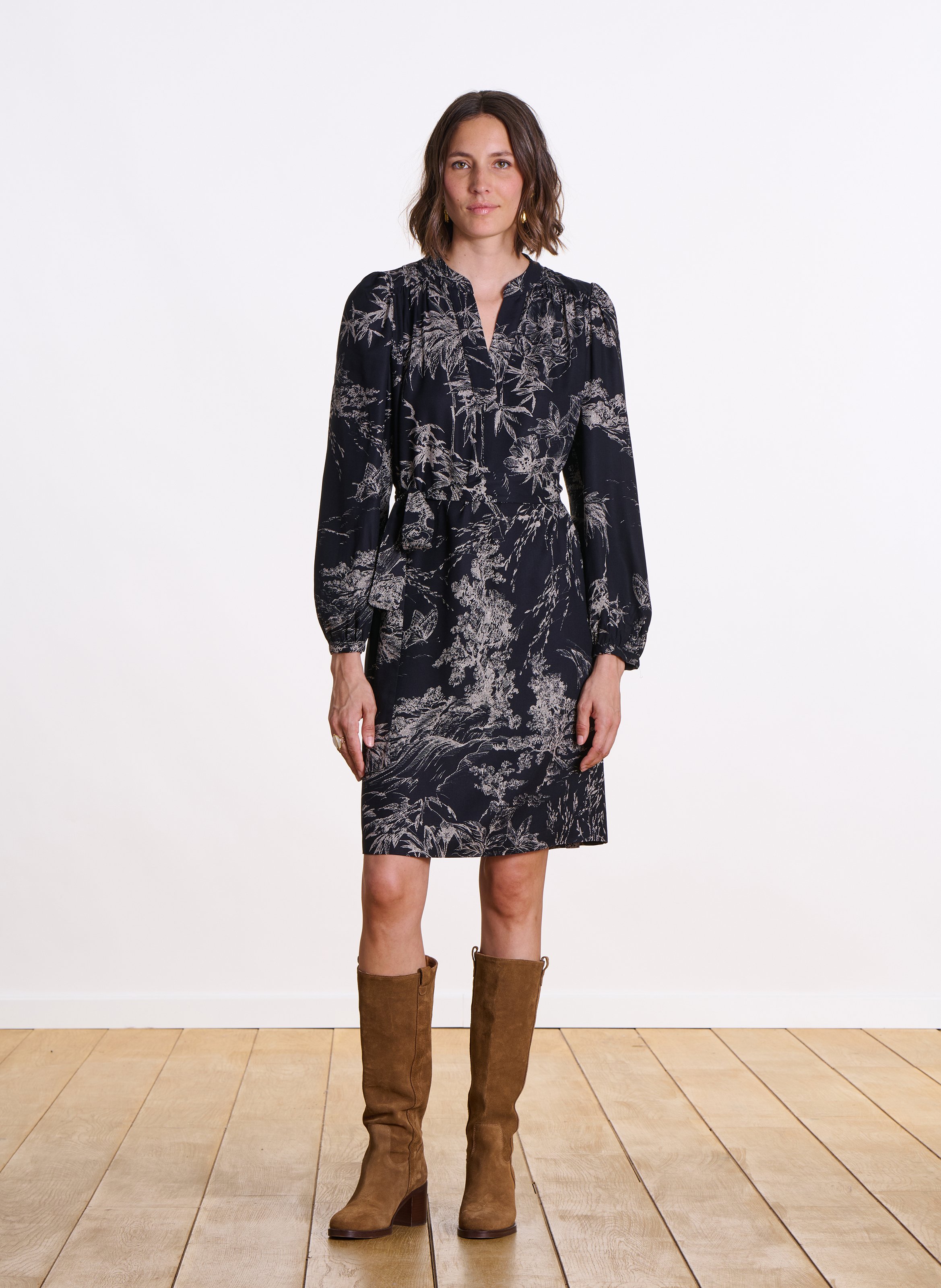 Robe midi col tunisien à imprimé végétal LA FEE MARABOUTEE Noir