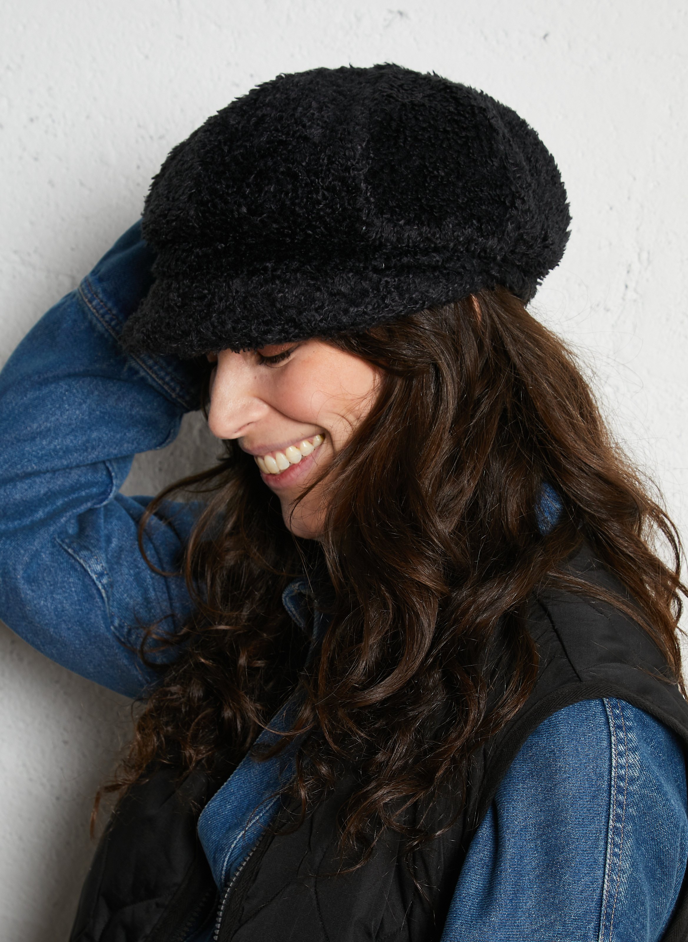 Gavroche met sherpa-look AU PRINTEMPS PARIS Zwart