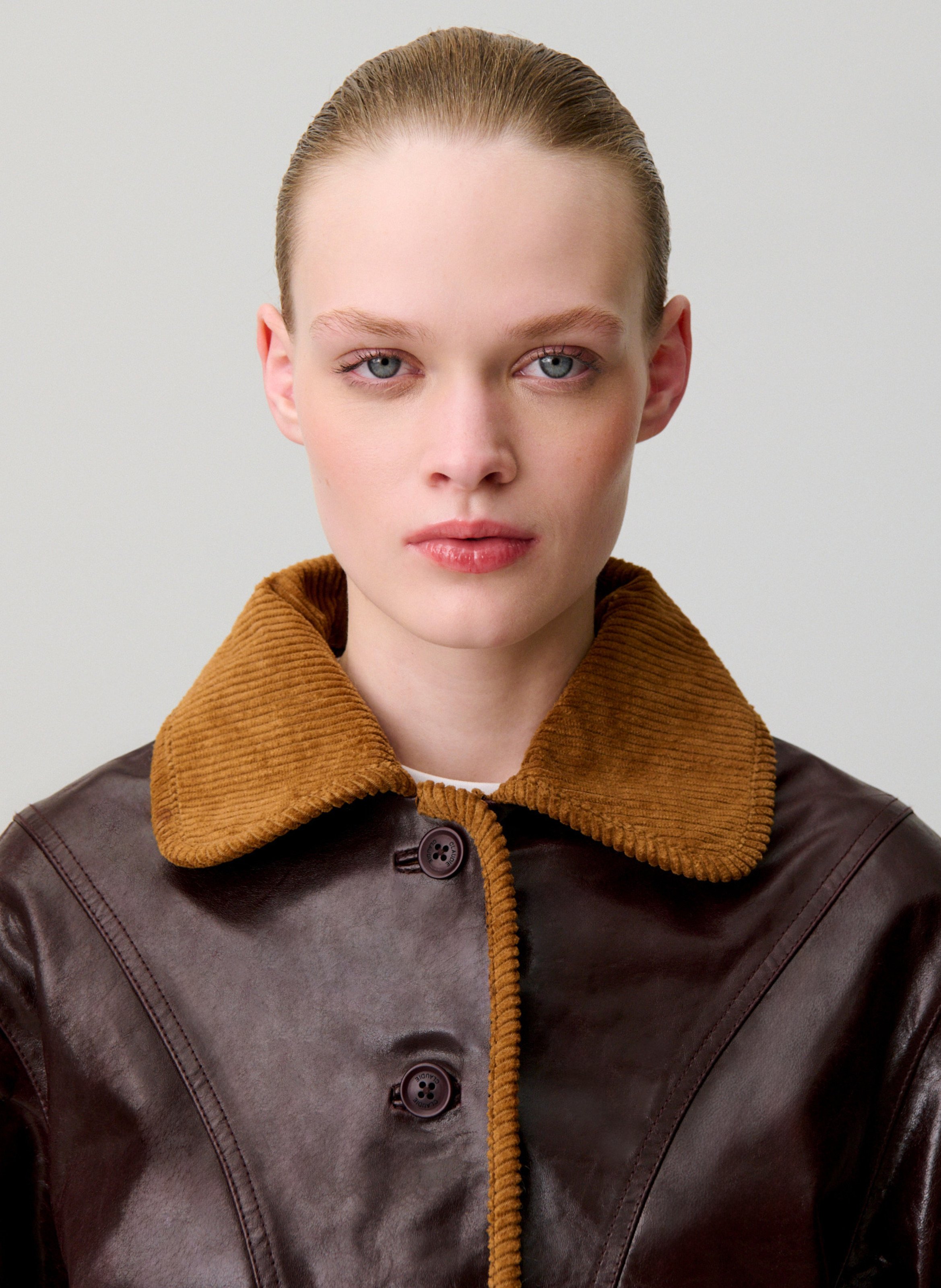 Blouson droit boutonné en cuir CLAUDIE PIERLOT Rouge