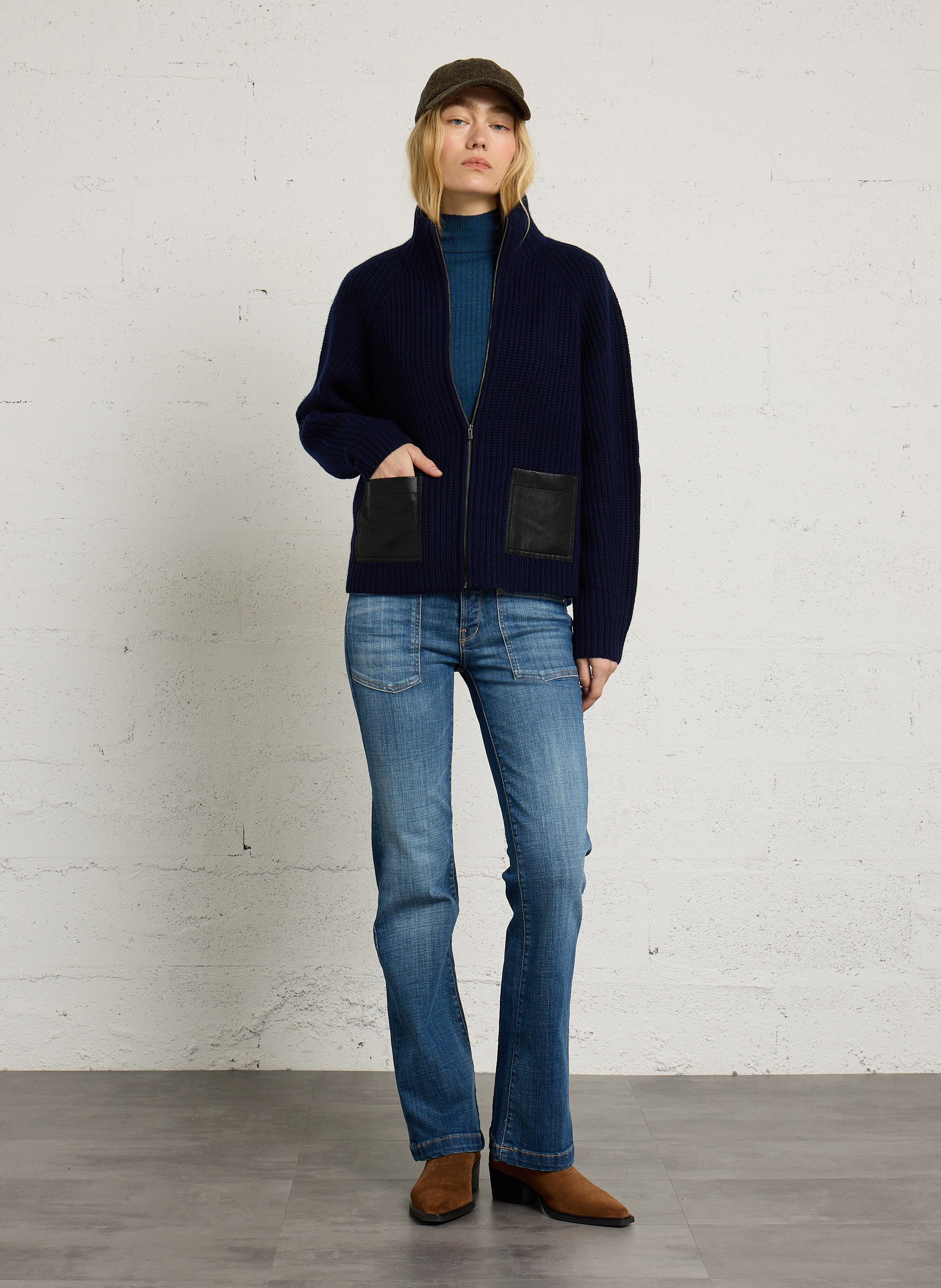 Gerade geschnittene Strickjacke aus Wolle MAJESTIC FILATURES Blau