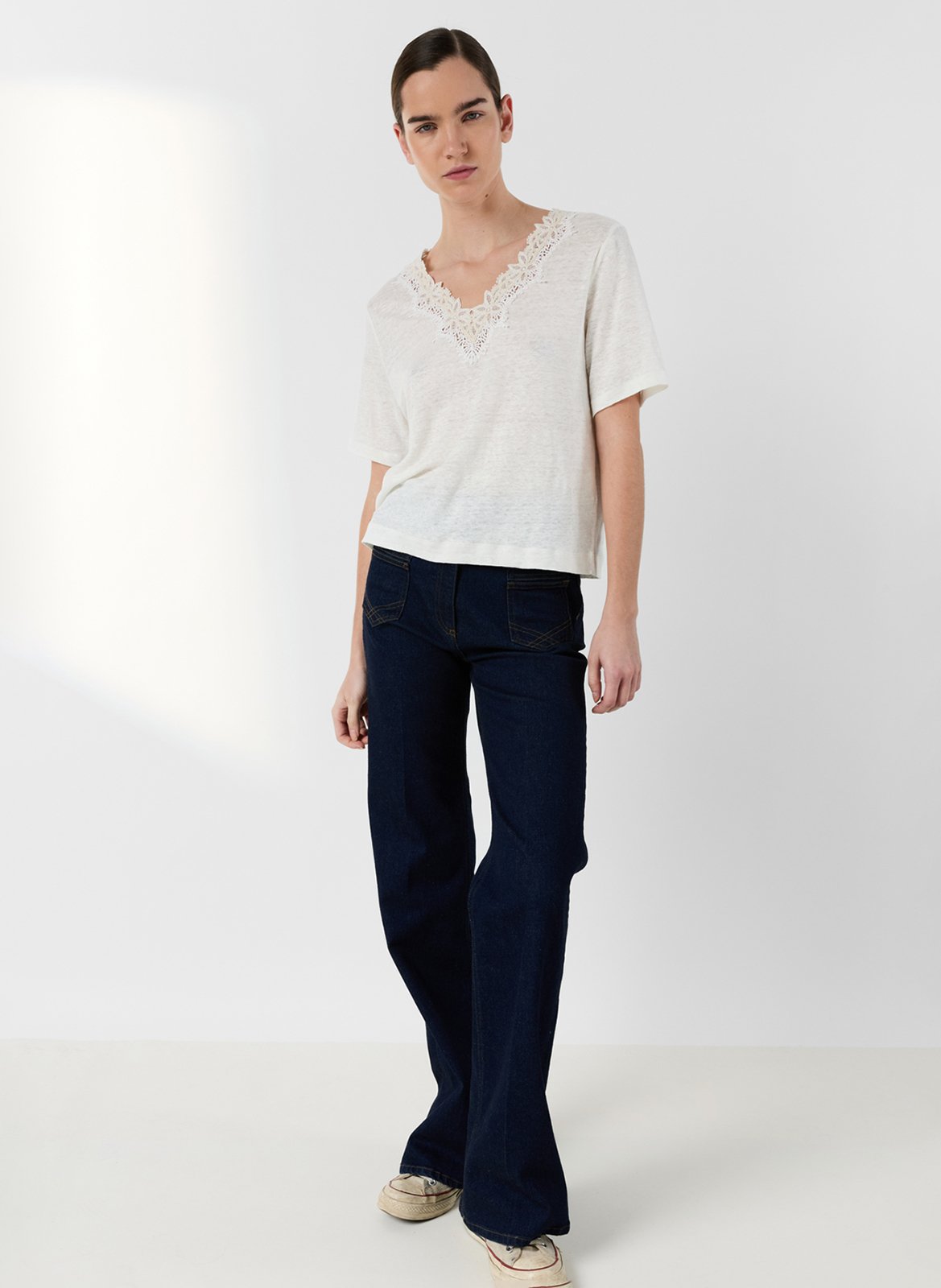 Leinen-T-Shirt mit V-Ausschnitt und Spitze GERARD DAREL Beige