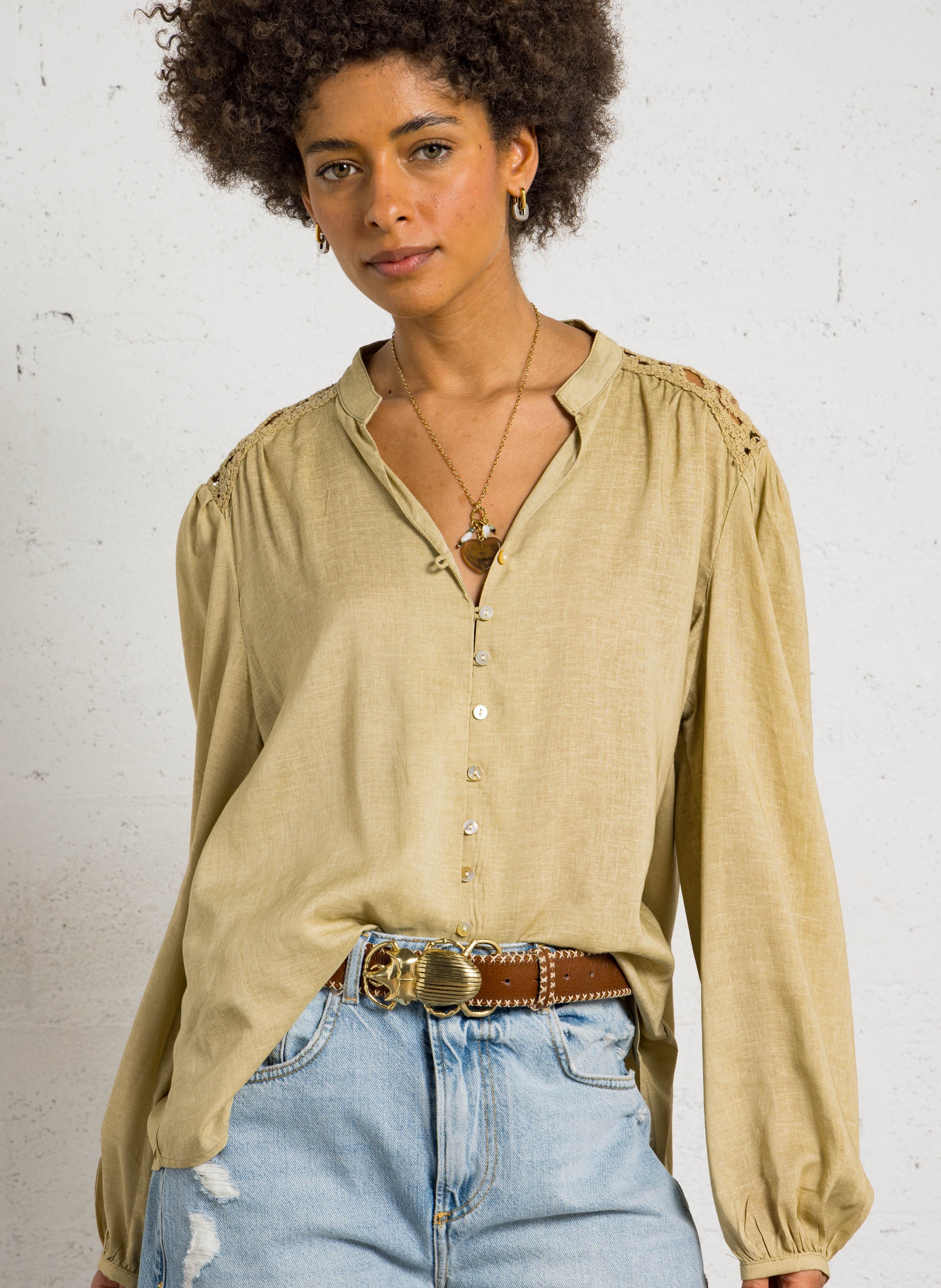 Oversized V-hals blouse van gemengd linnen THE KORNER Beige