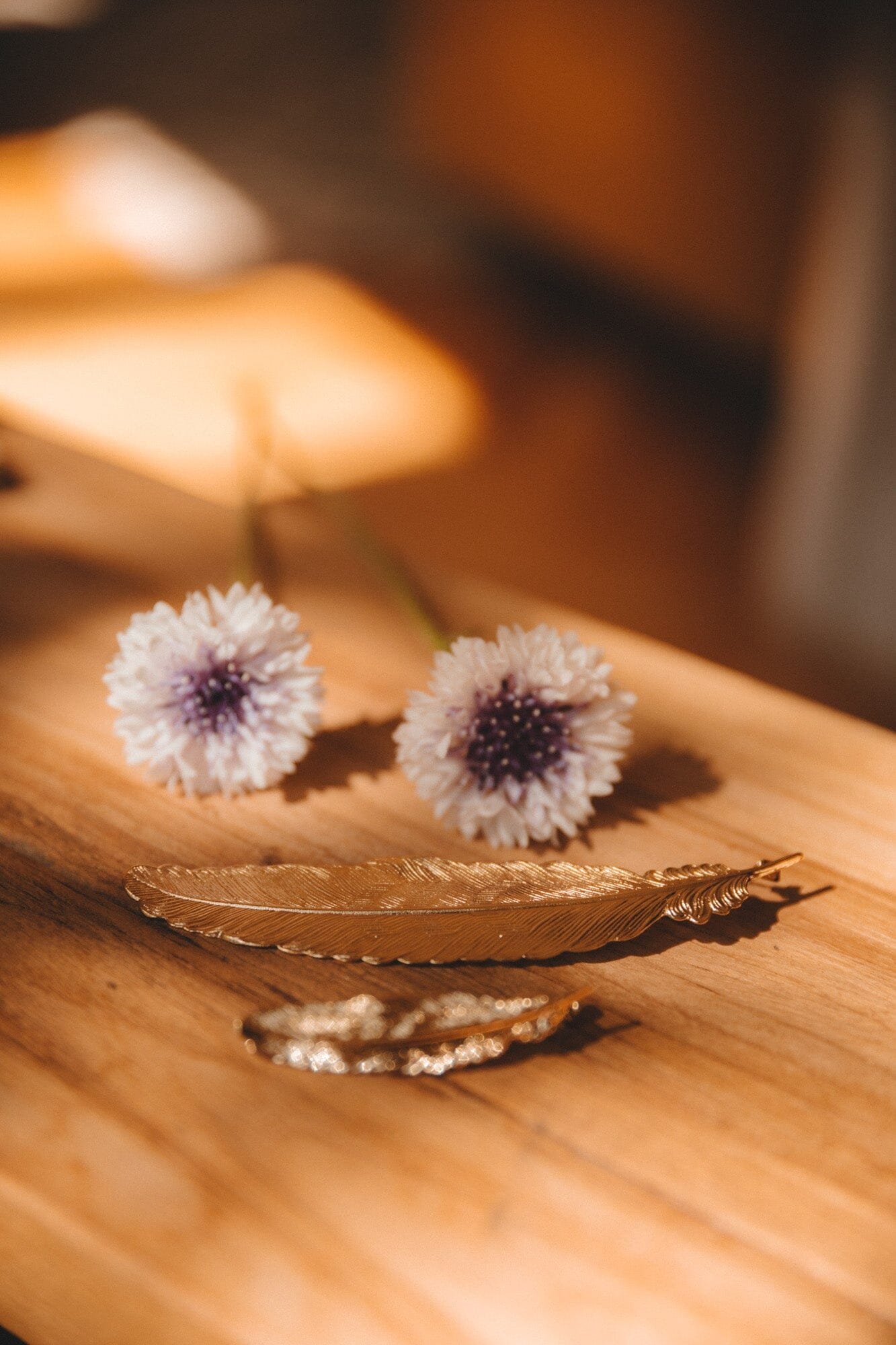 Single maxi stud earring with gold-plated feather MONSIEUR SIMONE Golden