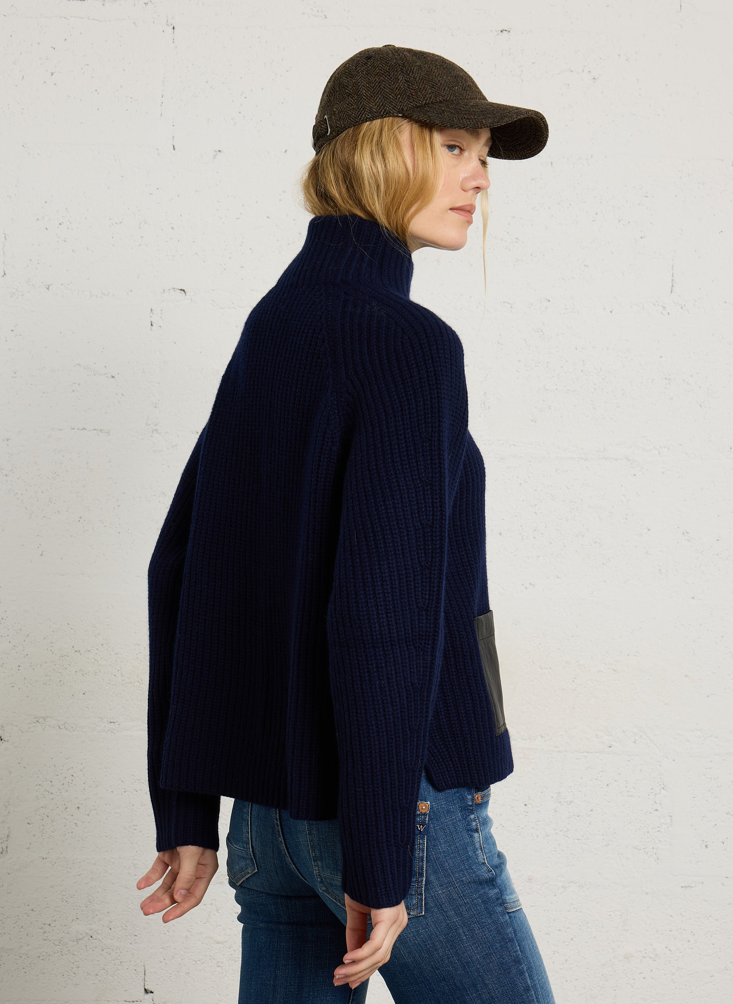 Gerade geschnittene Strickjacke aus Wolle MAJESTIC FILATURES Blau