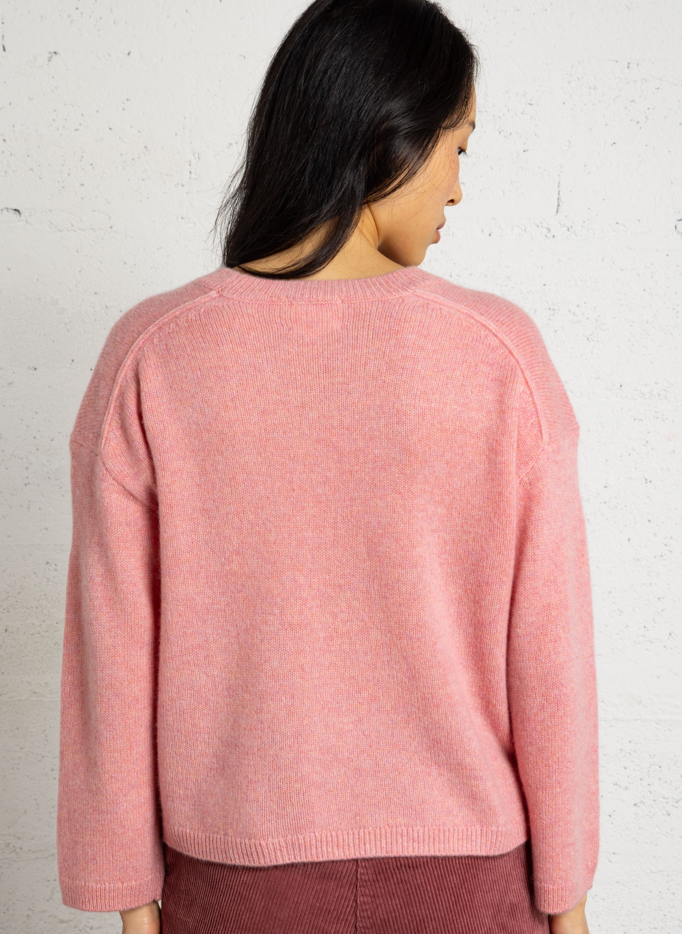 Straight cashmere sweater with round neck MAISON 123 Pink