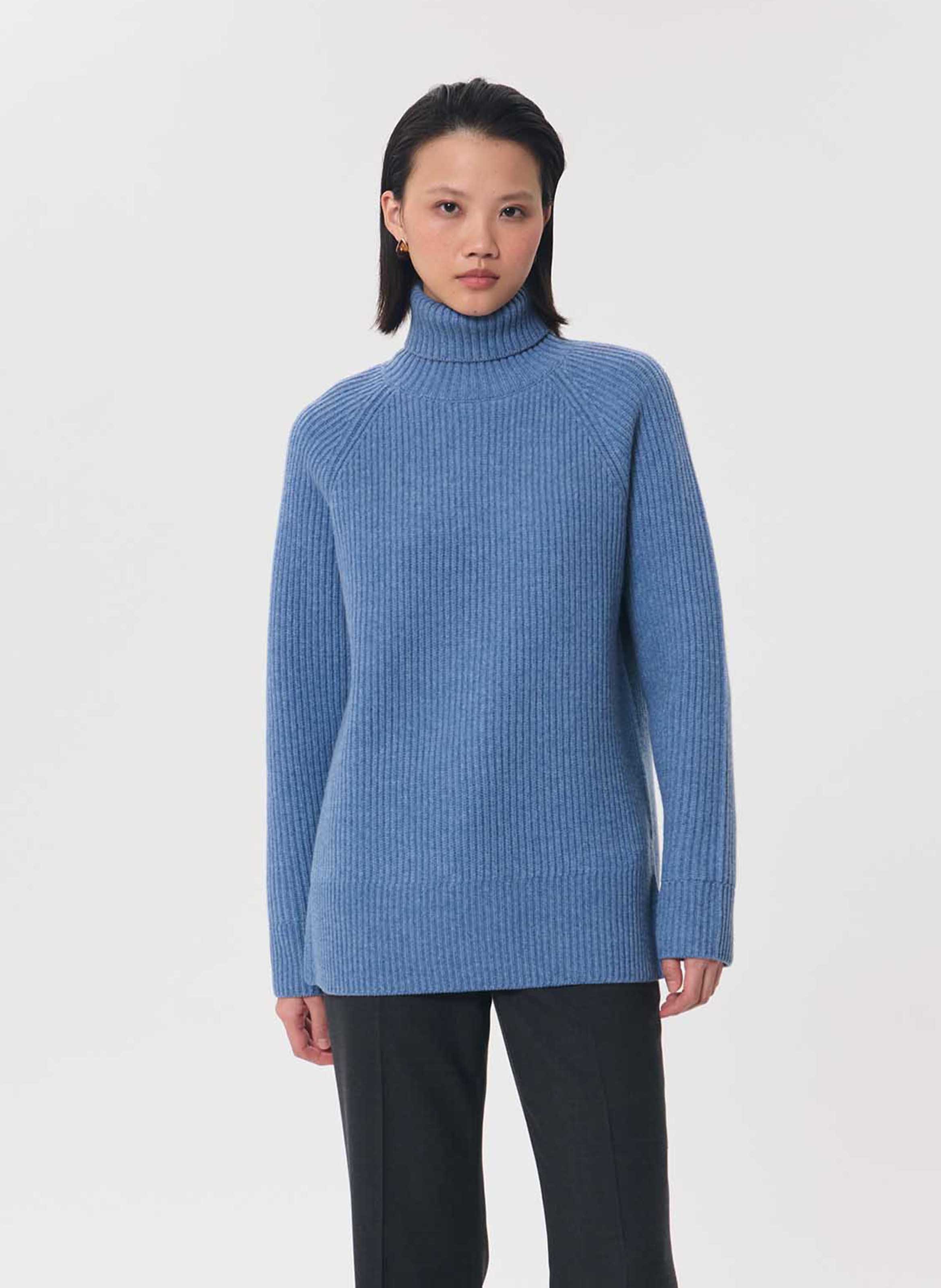 Weiter Rollkragenpullover aus Wollmix TARA JARMON Blau