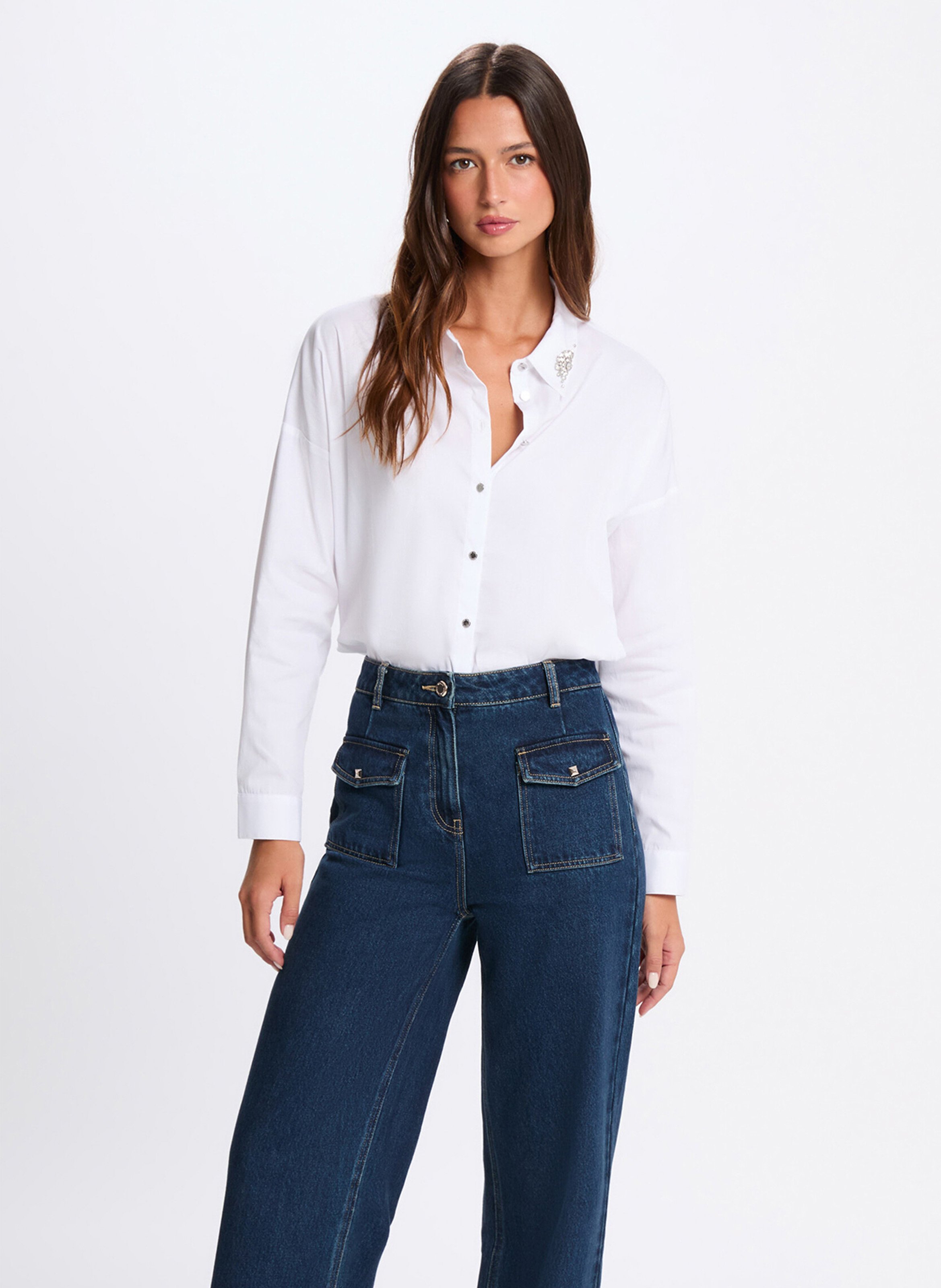 <p>Hemd in Übergröße mit Strasssteinen</p> MORGAN Weiss