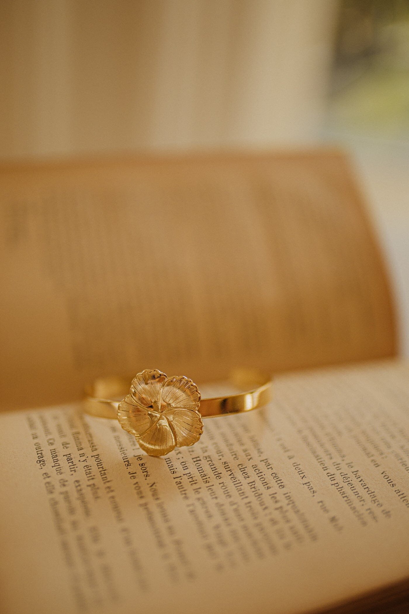 Gold-plated floral bangle Golden