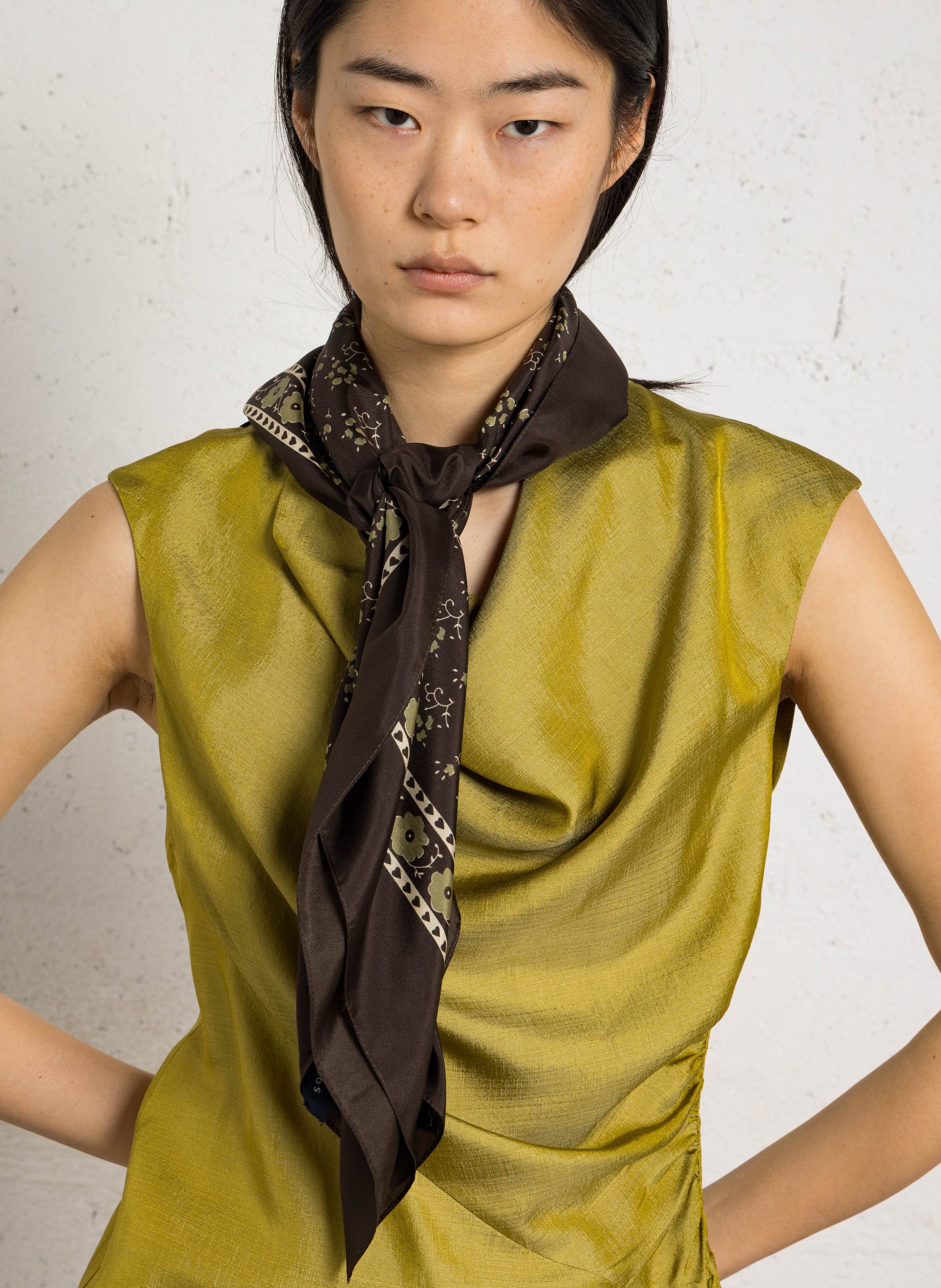 Foulard van zijde met print SOEUR Bruin