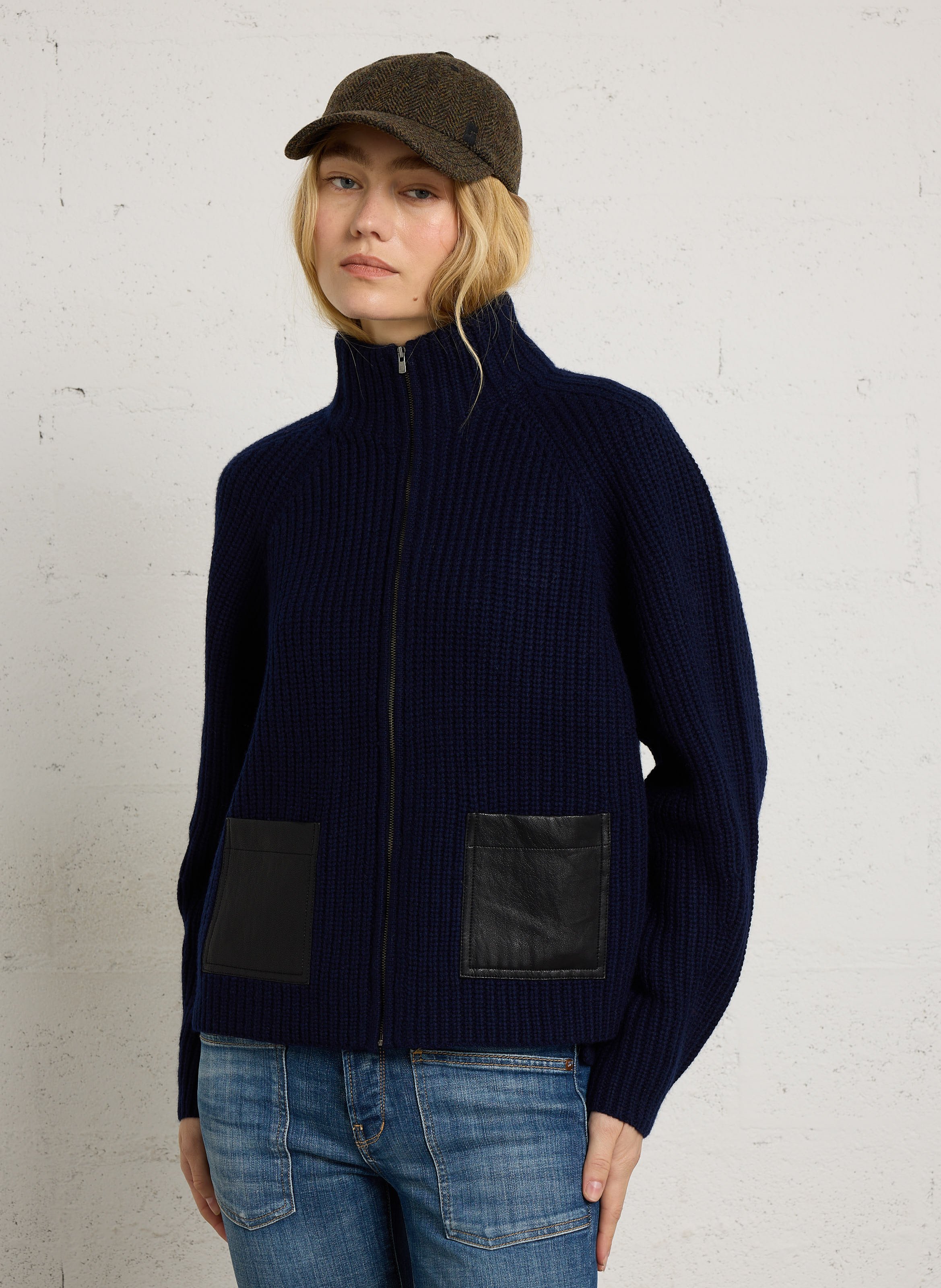 Gerade geschnittene Strickjacke aus Wolle MAJESTIC FILATURES Blau