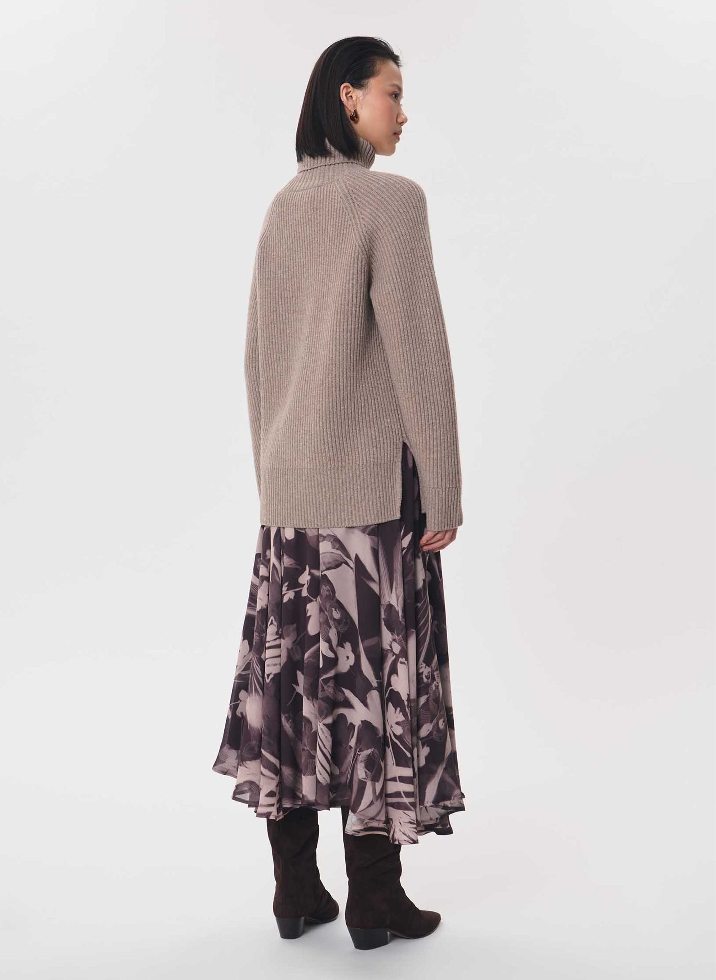 Weiter Rollkragenpullover aus Wollmix TARA JARMON Braun