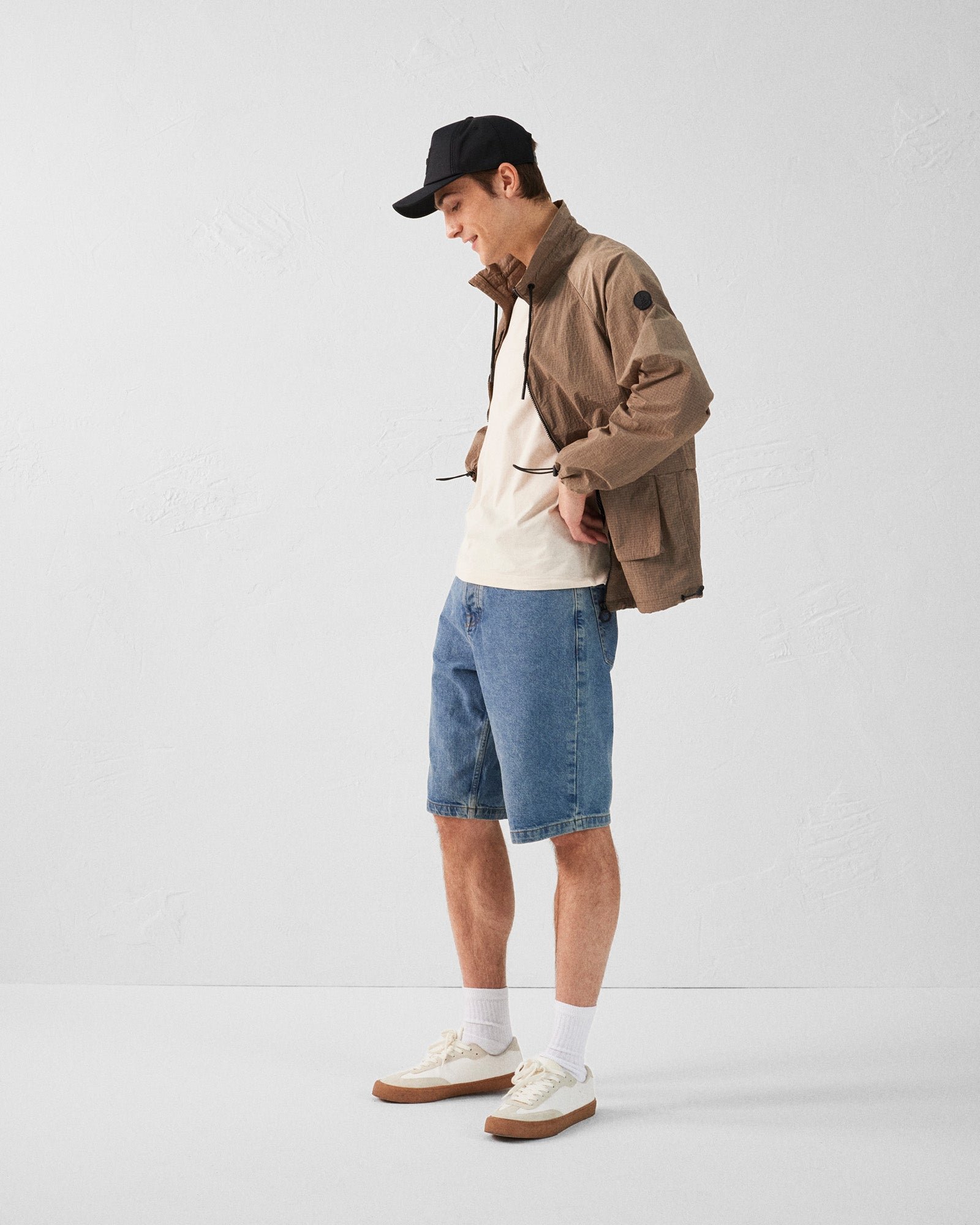 Light windbreaker jacket placebo JOTT Brown