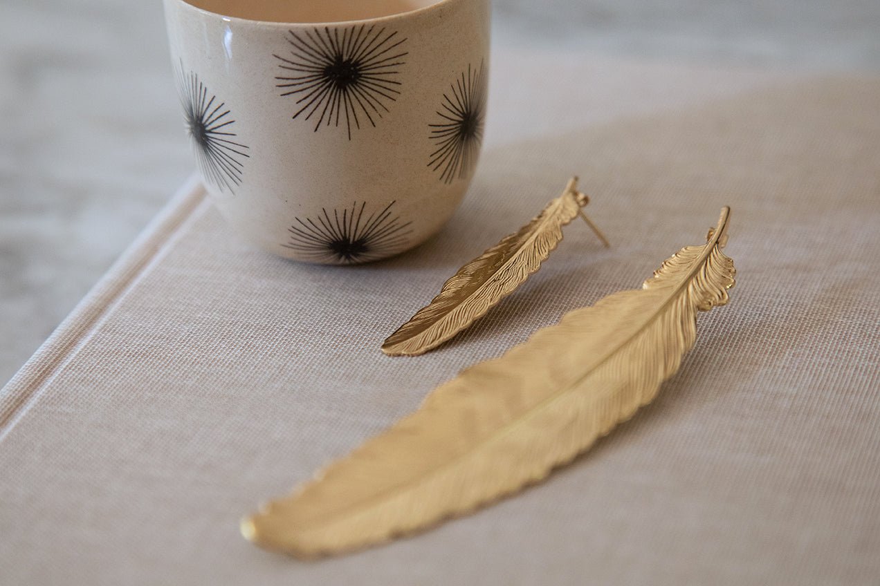 Single maxi stud earring with gold-plated feather MONSIEUR SIMONE Golden
