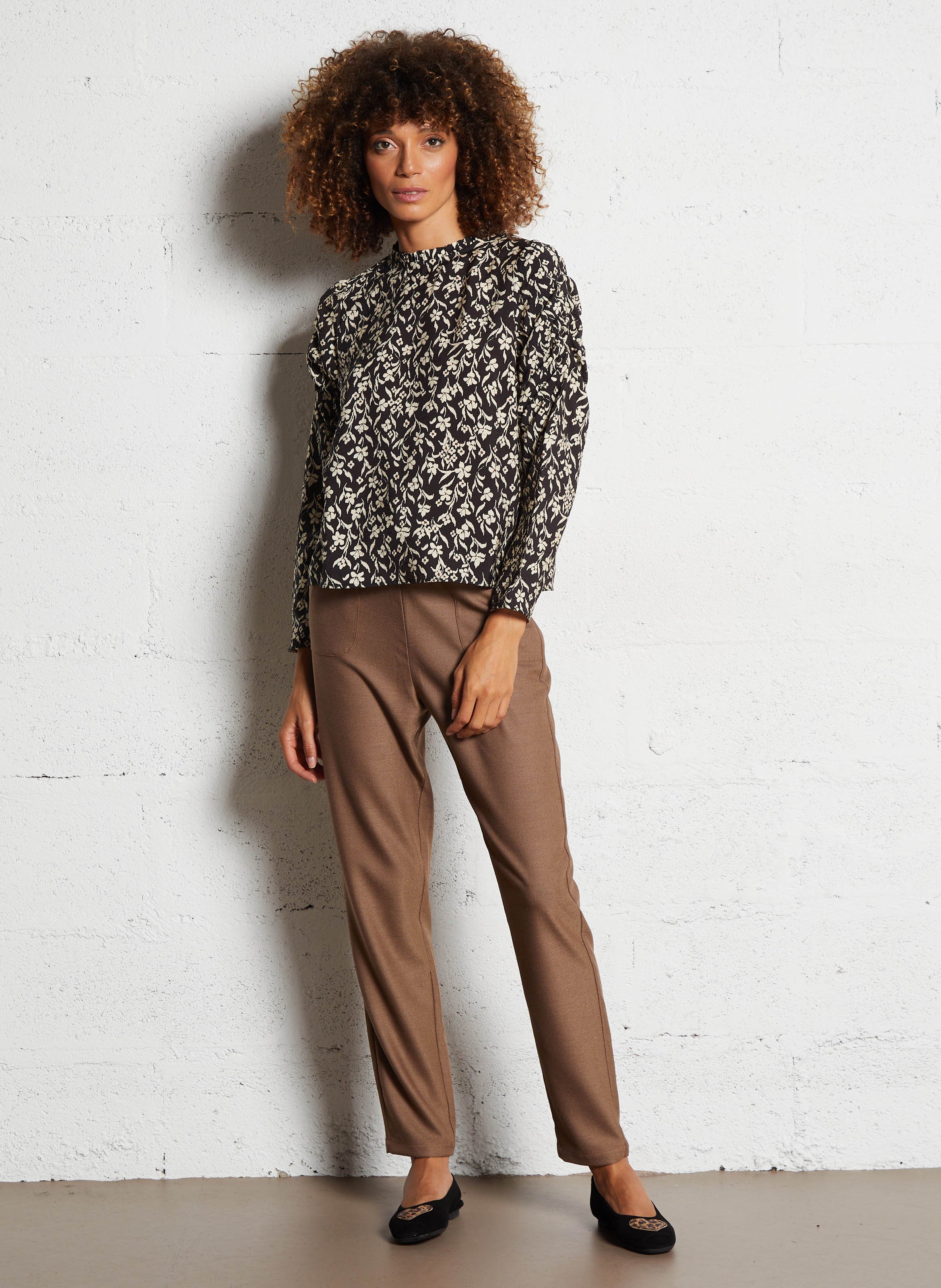 Blouse with round collar I CODE Black