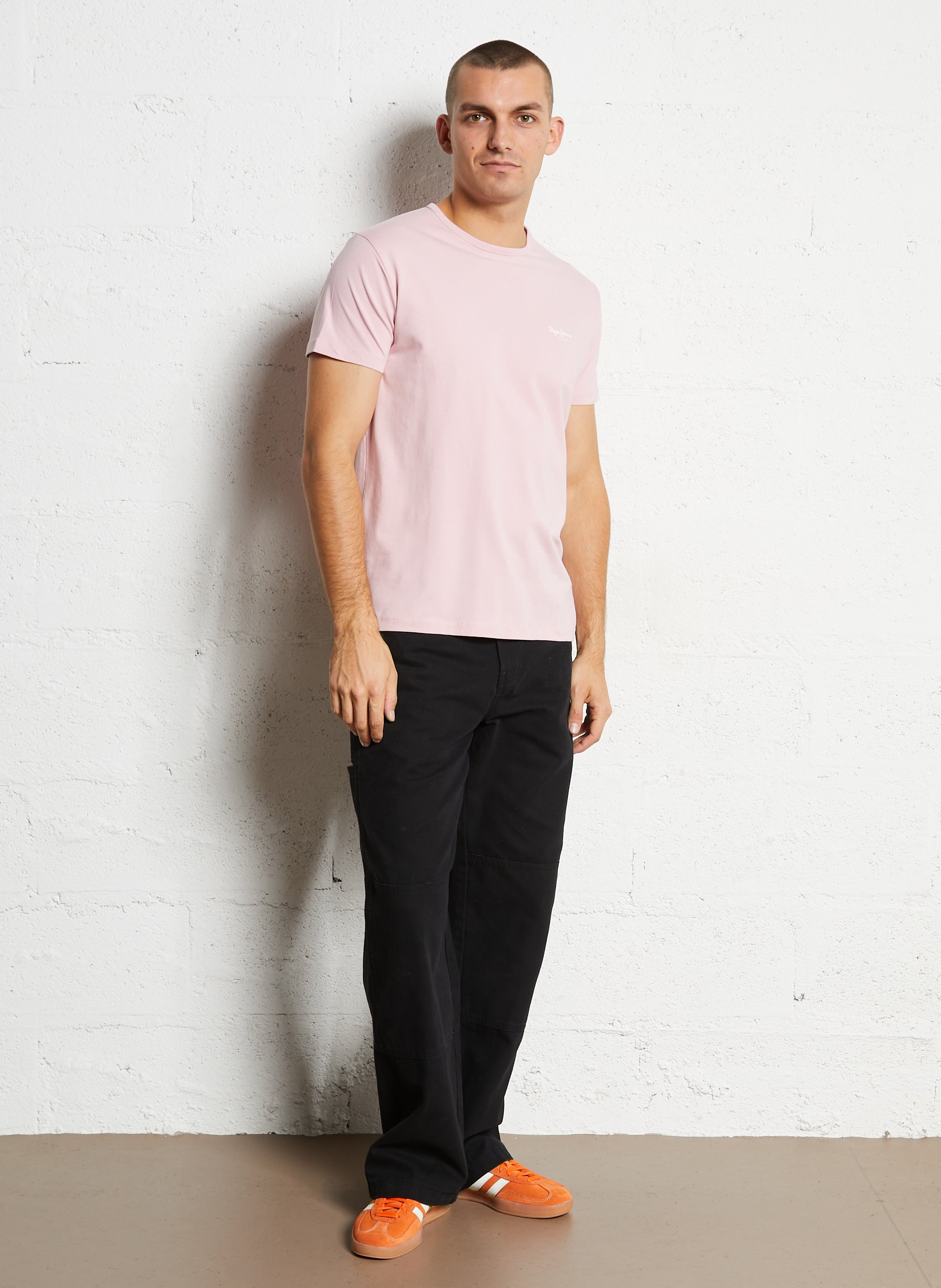 Solid straight t-shirt with chest logo. PEPE JEANS Pink