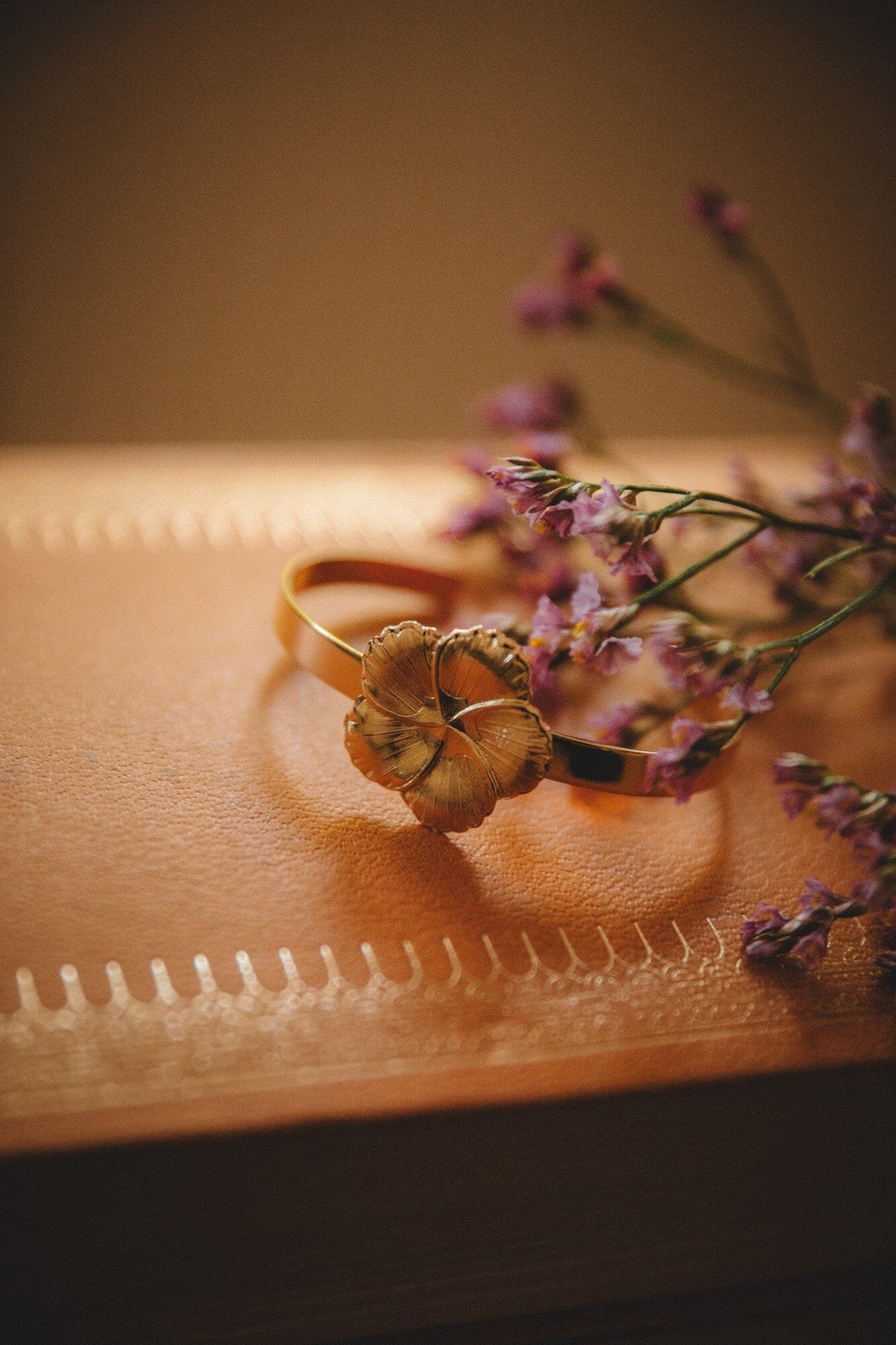 Gold-plated floral bangle Golden