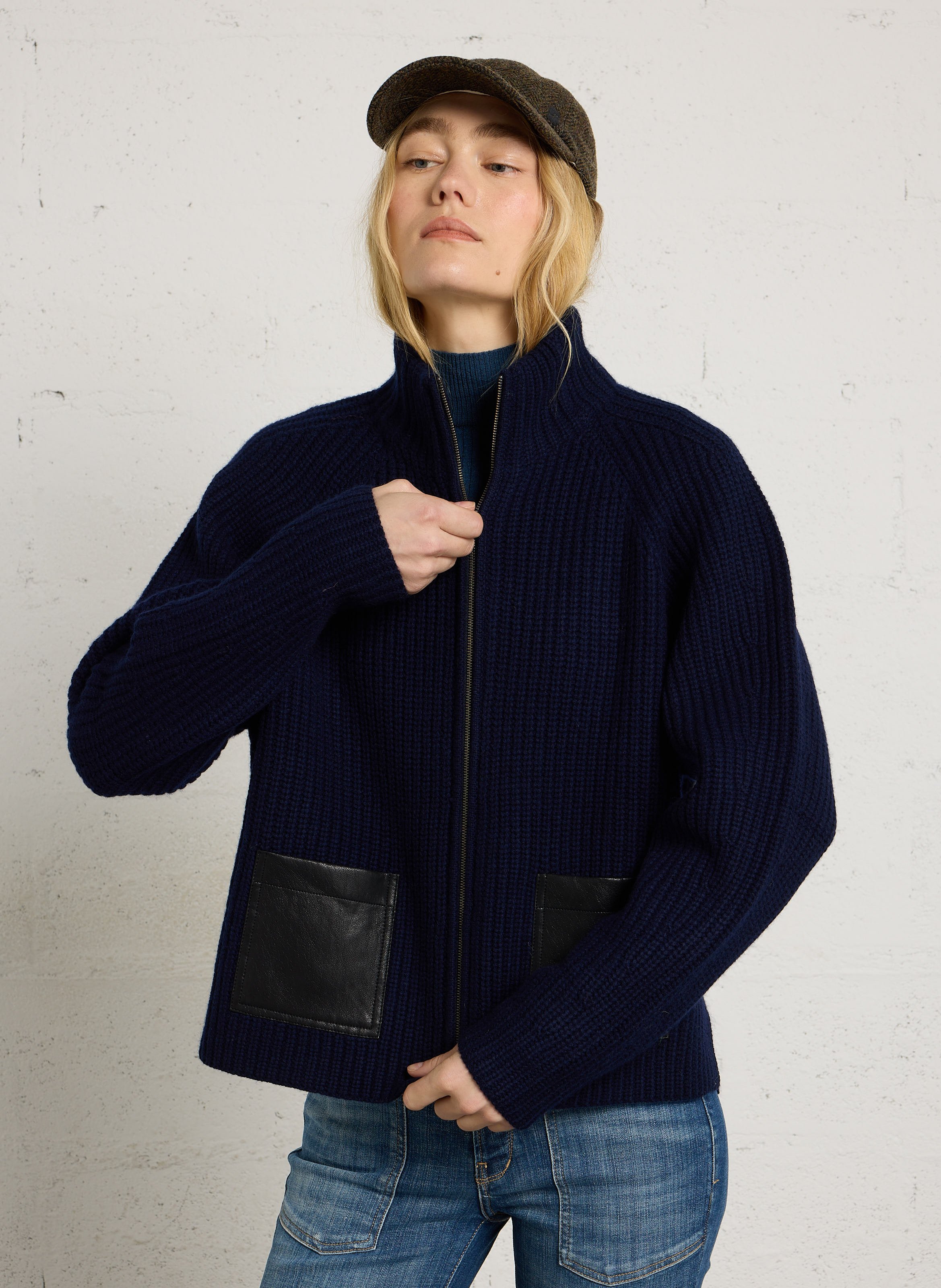 Gerade geschnittene Strickjacke aus Wolle MAJESTIC FILATURES Blau