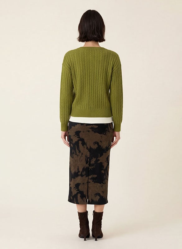 Straight-fit V-neck jumper in wool-blend cable knit KOOKAI Green