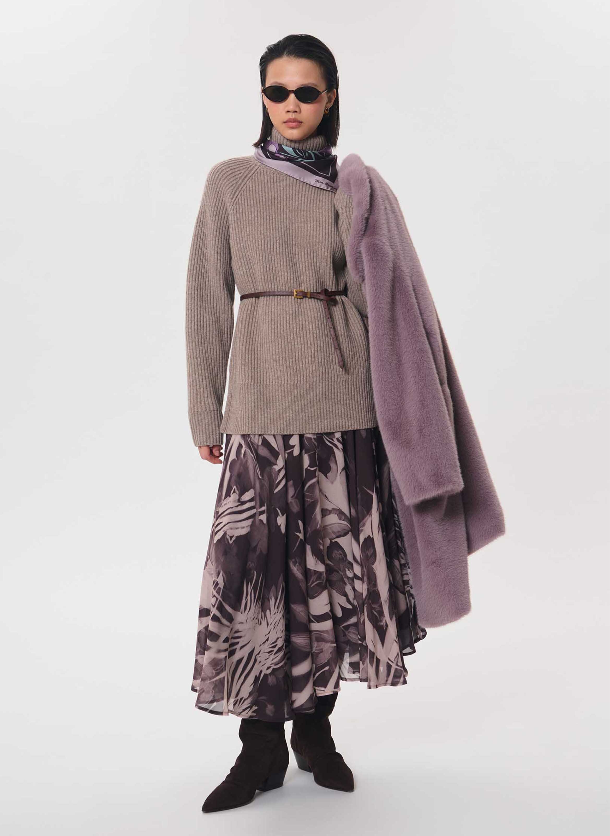 Weiter Rollkragenpullover aus Wollmix TARA JARMON Braun