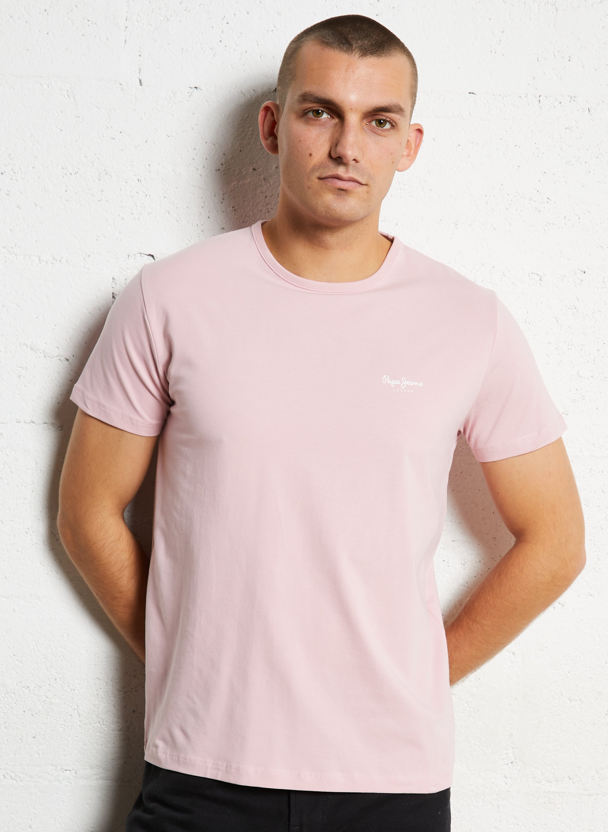 Solid straight t-shirt with chest logo. PEPE JEANS