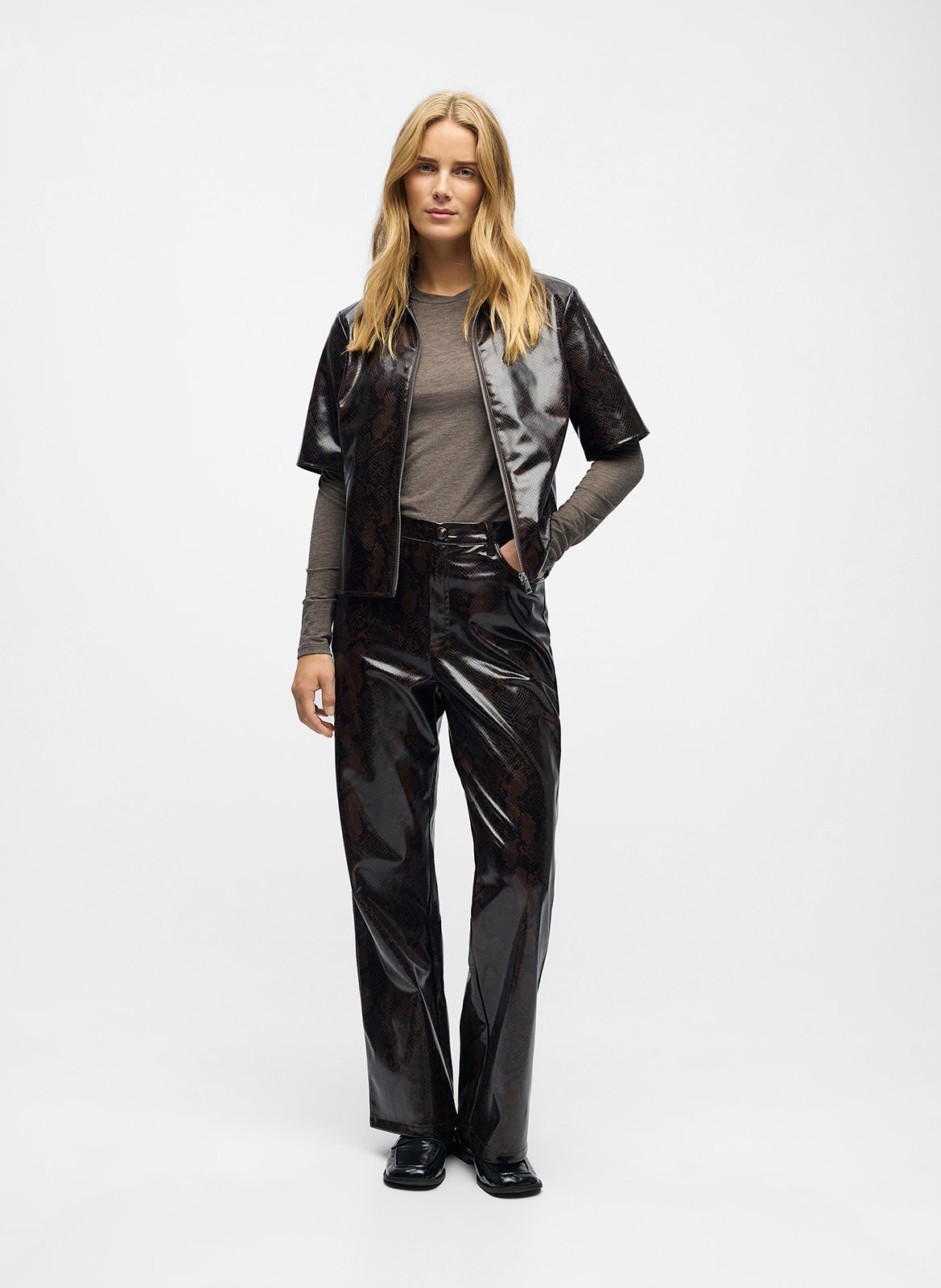 Classic collar top with python skin effect OBJECT Brown