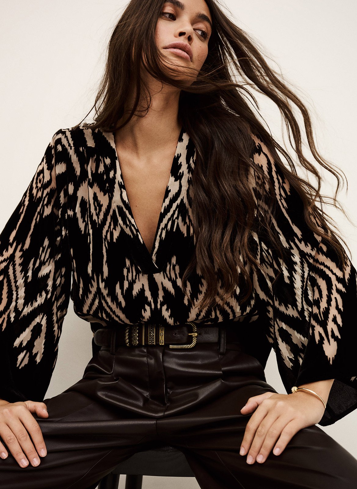 Loose-fit printed V-neck blouse BA&amp;SH Black