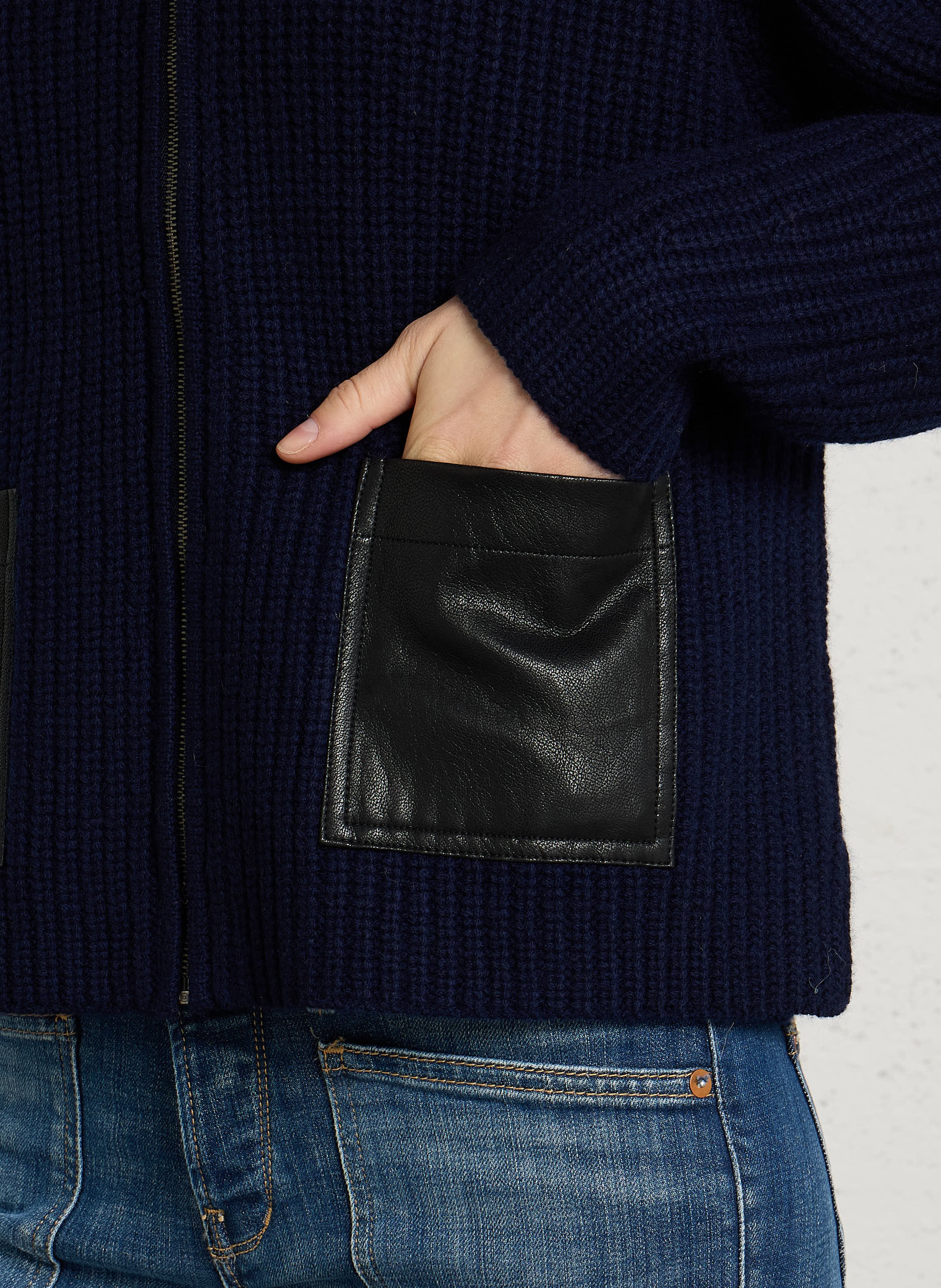 Gerade geschnittene Strickjacke aus Wolle MAJESTIC FILATURES Blau