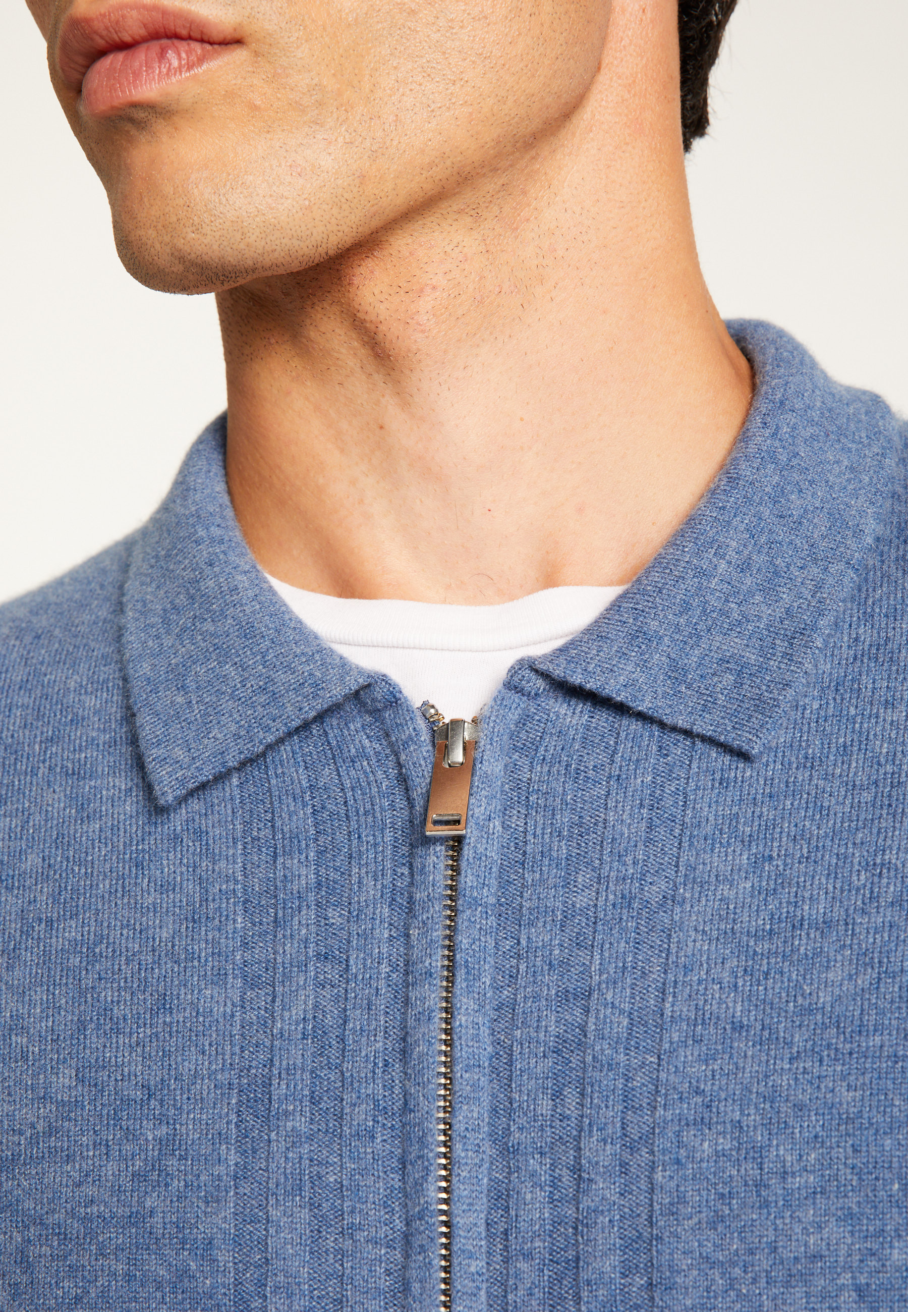 Zipped cashmere cardigan MAISON MONTAGUT Blue