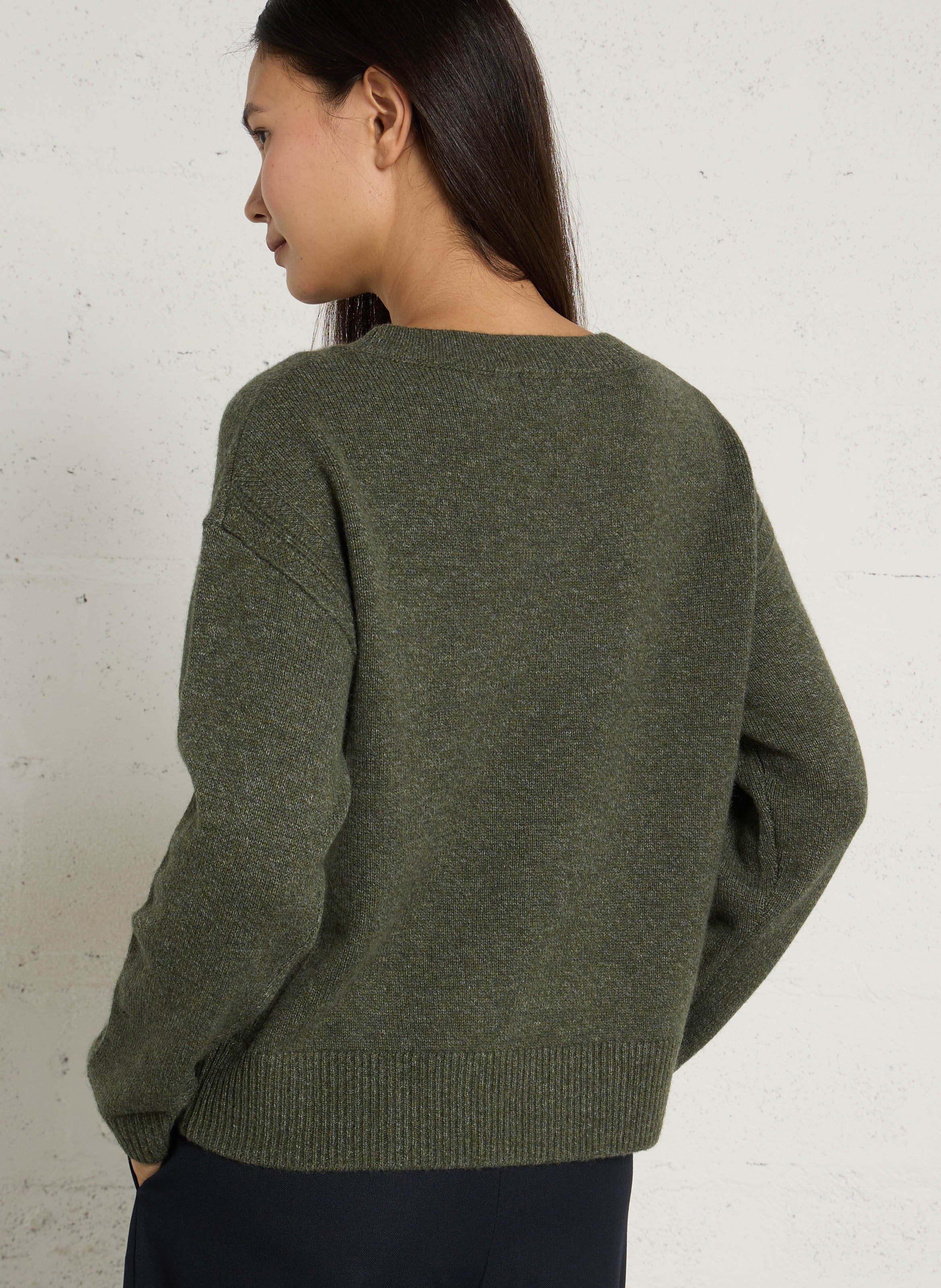 Gerader Pullover mit Rundhalsausschnitt aus Wolle MAISON 123 Grun
