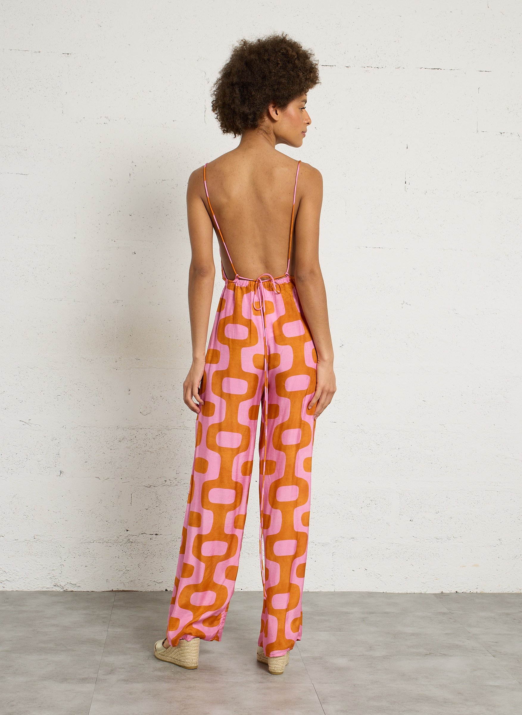 Gerade geschnittener Overall mit V-Ausschnitt und Print SUNDRESS Mehrfarbig