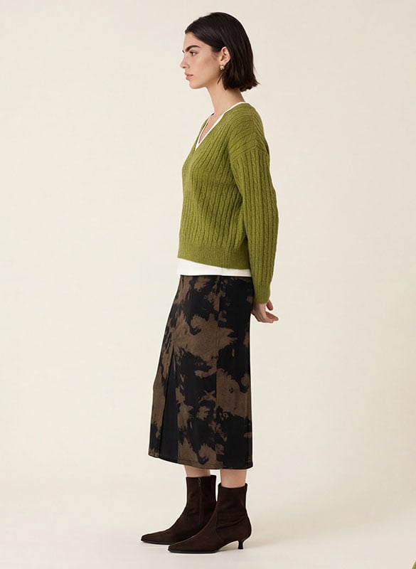 Straight-fit V-neck jumper in wool-blend cable knit KOOKAI Green