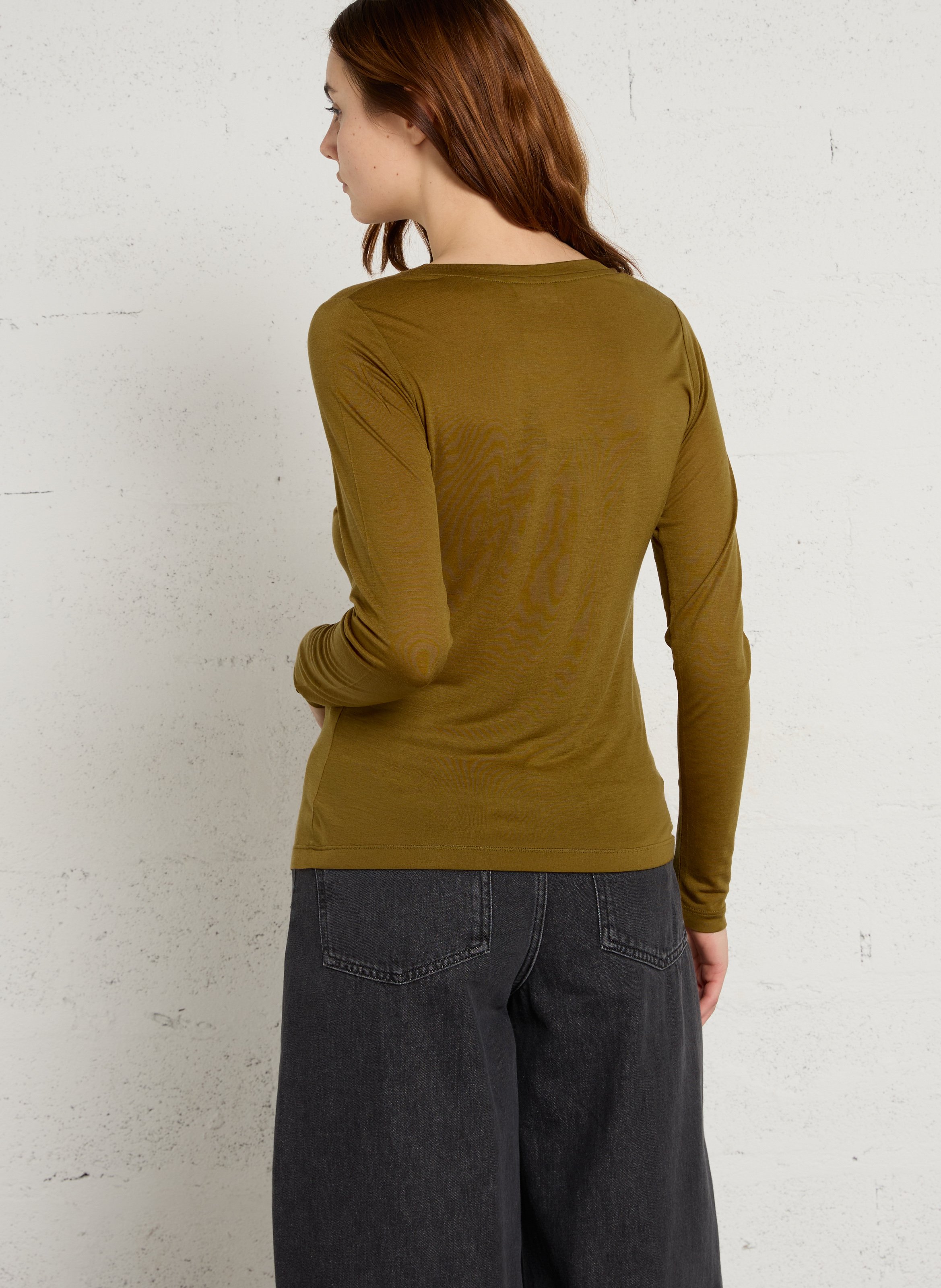 Fitted round neck t-shirt - Look 1