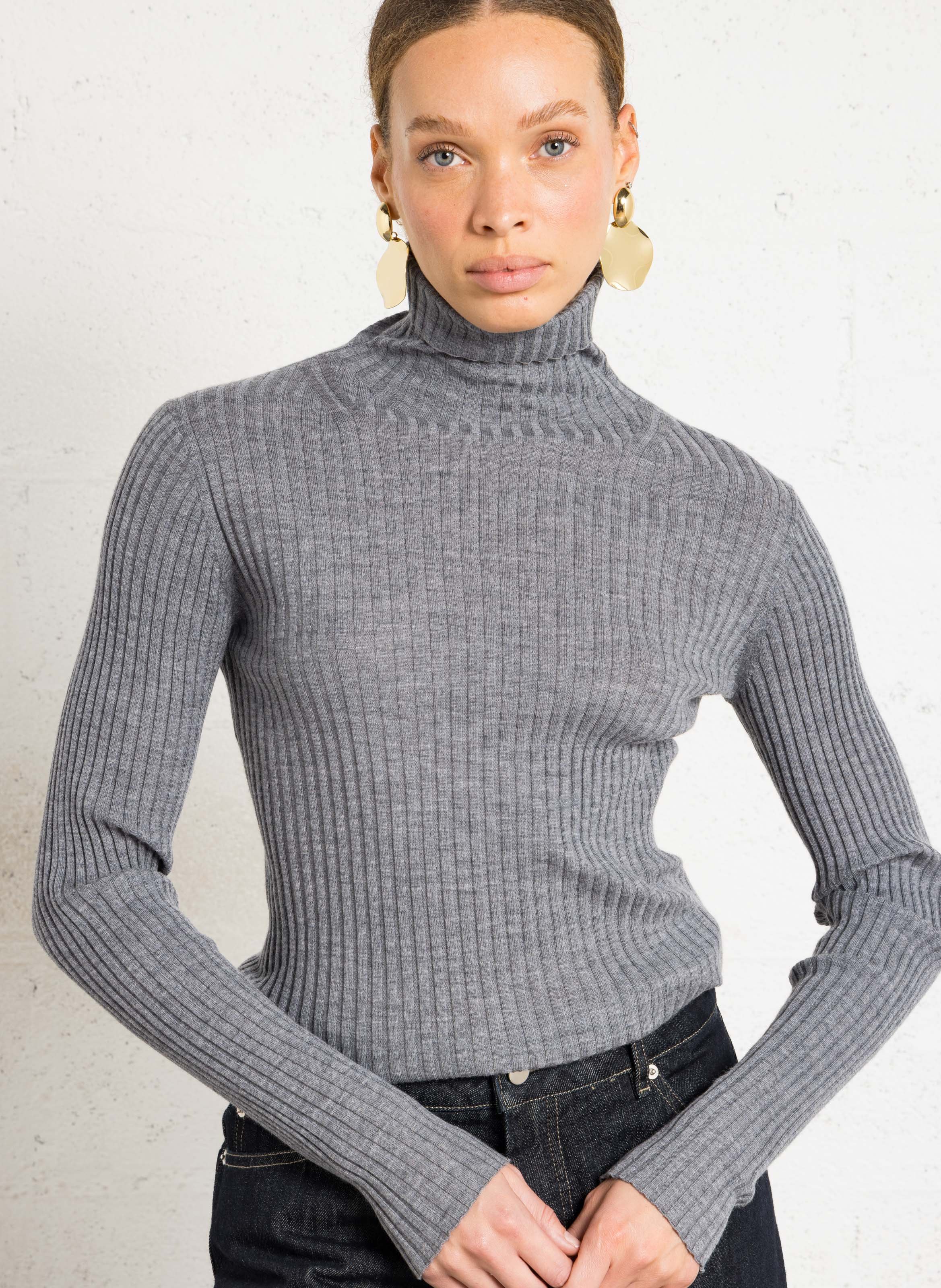 Jersey de cuello alto entallado de lana merino SOEUR