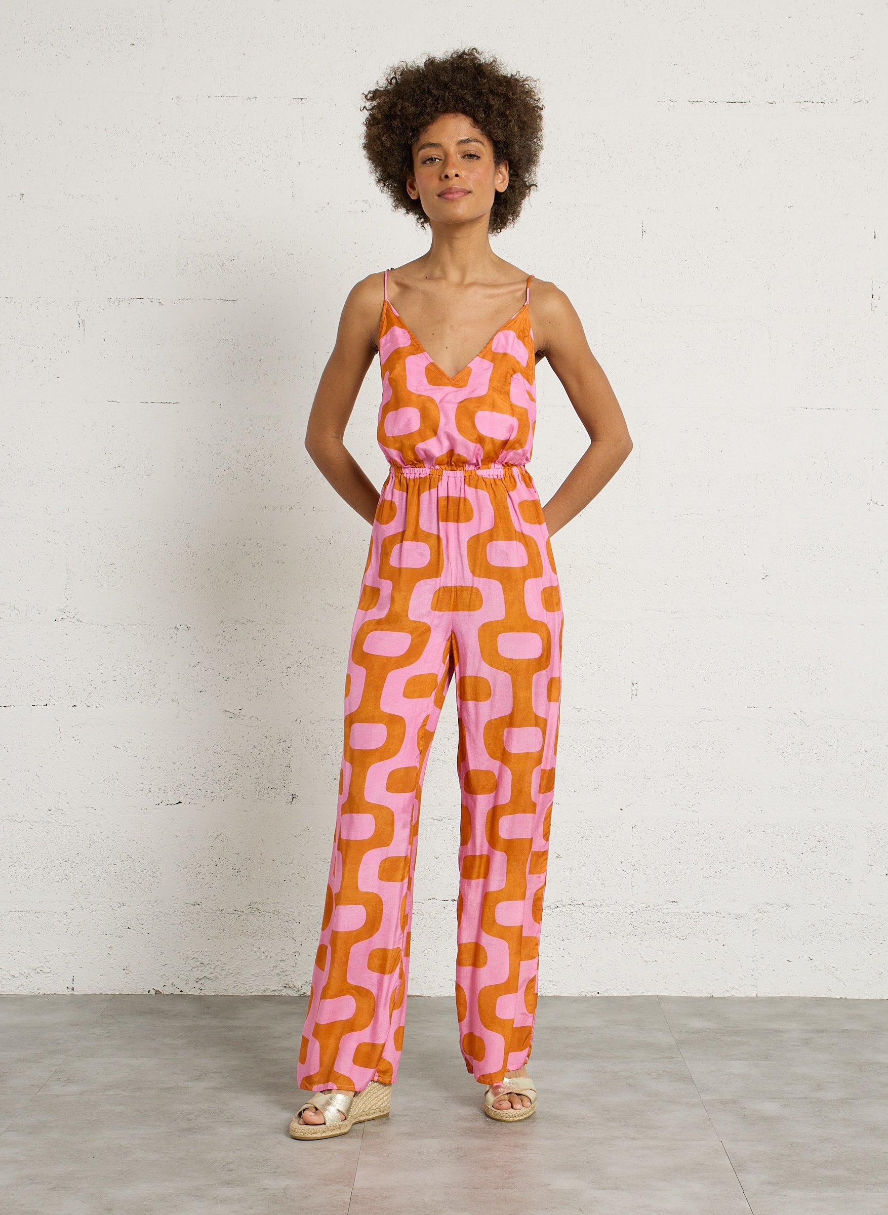 Gerade geschnittener Overall mit V-Ausschnitt und Print SUNDRESS Mehrfarbig