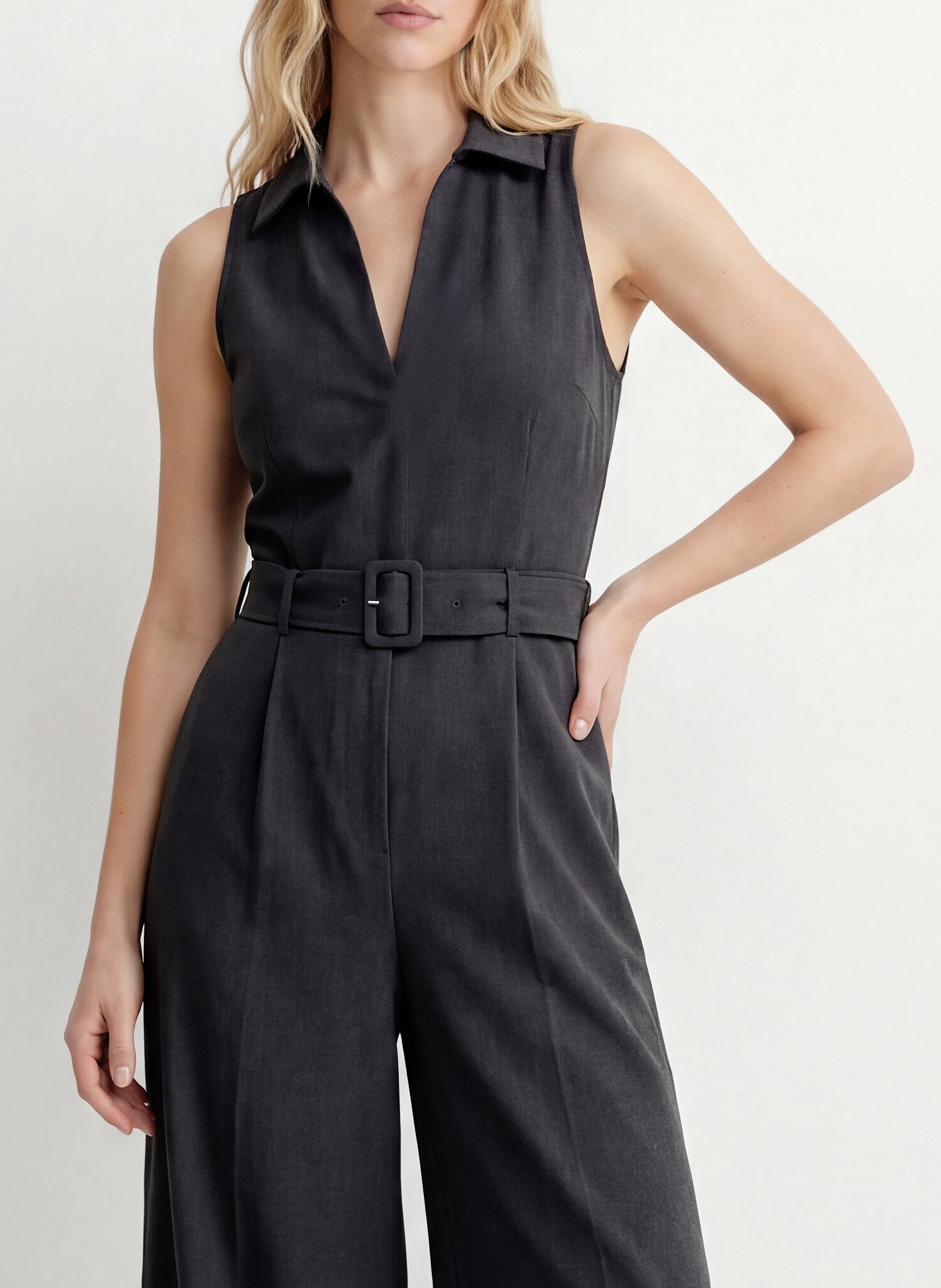 Rechte jumpsuit met V-hals KOOKAI Zwart