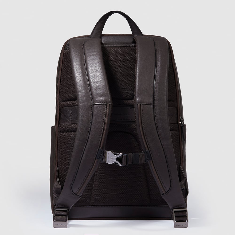 Backpack for computer and iPad® Pro 12.9 with shockproof and RFID protection. PIQUADRO Brown