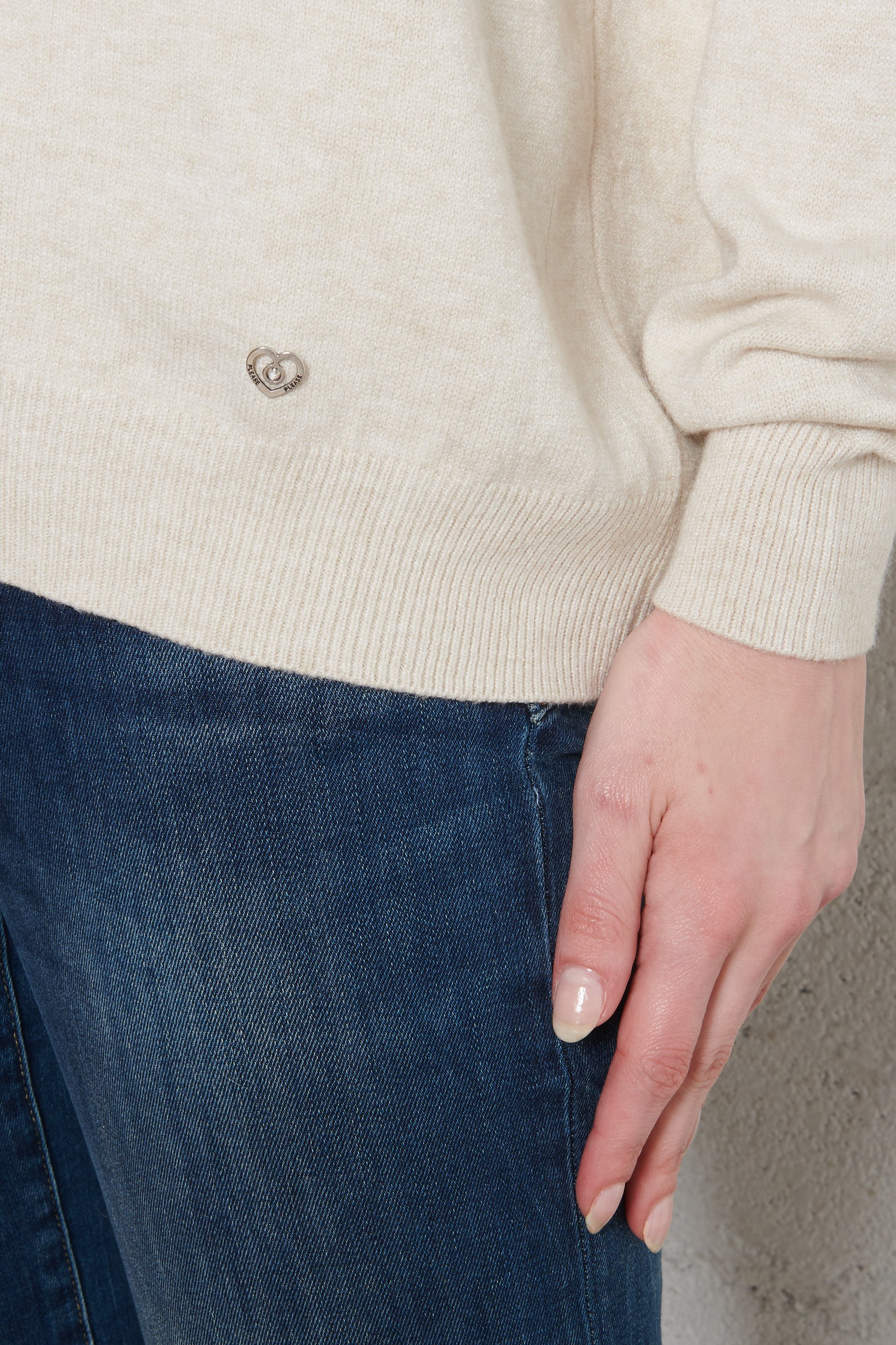 Pull droit col V uni PLEASE Beige