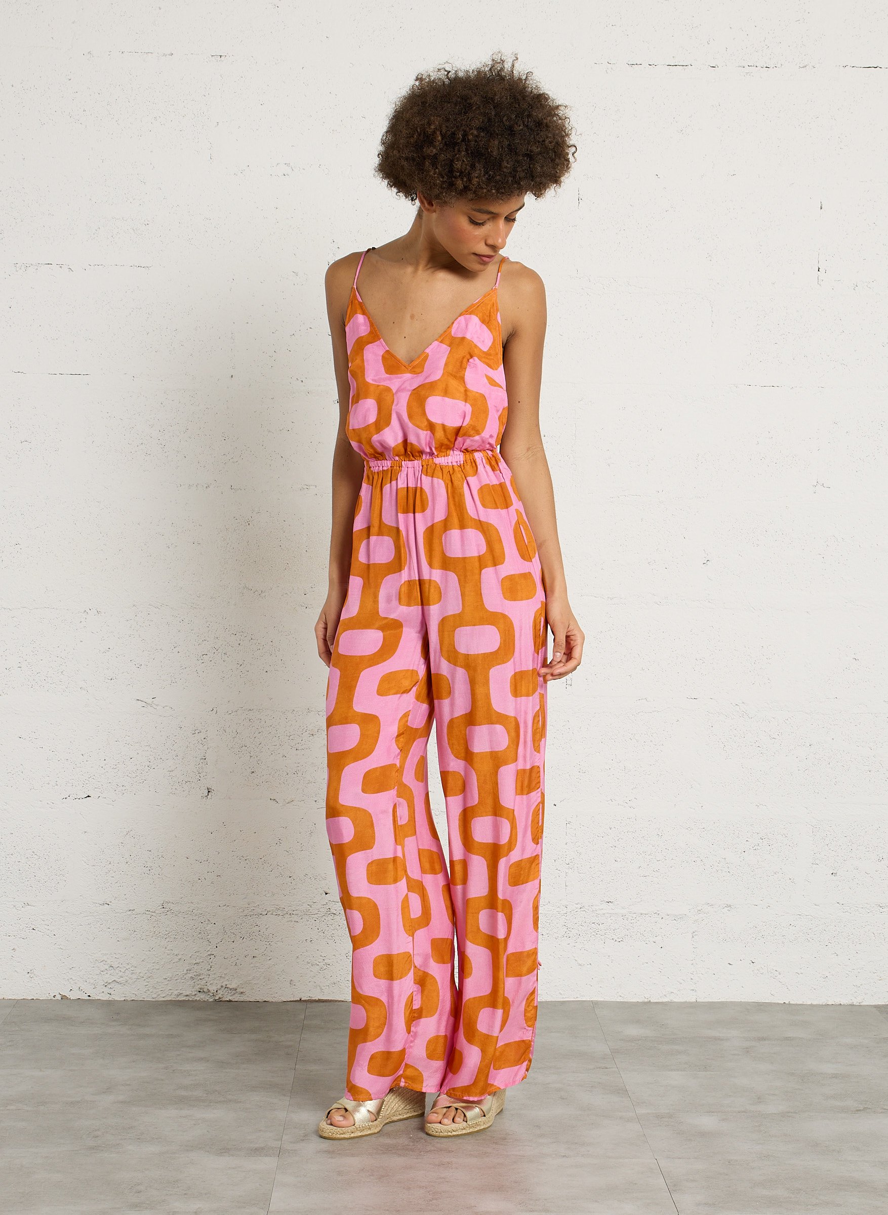 Gerade geschnittener Overall mit V-Ausschnitt und Print SUNDRESS Mehrfarbig