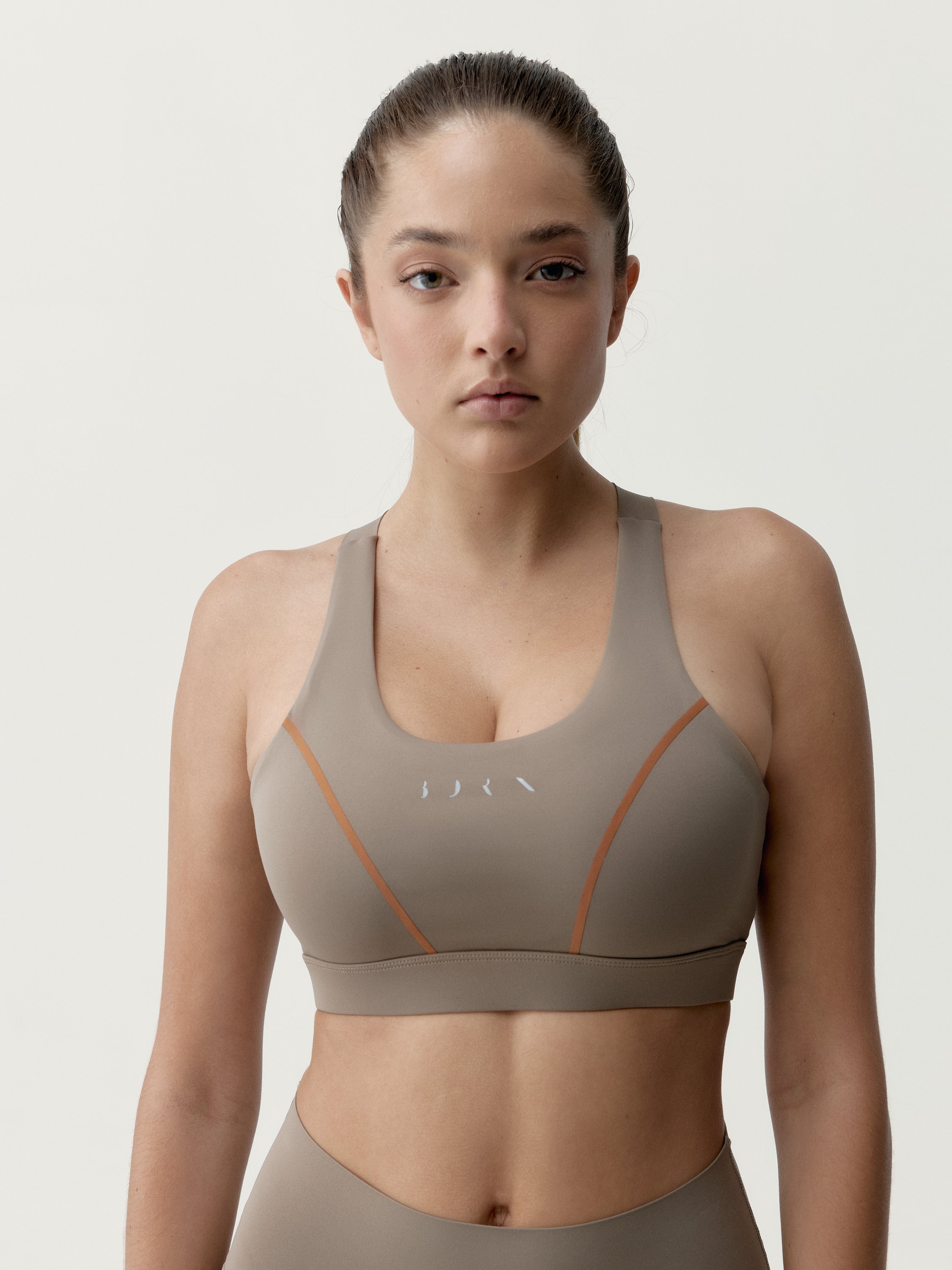 High-Fixation Performance Sports Bra BORN Brown