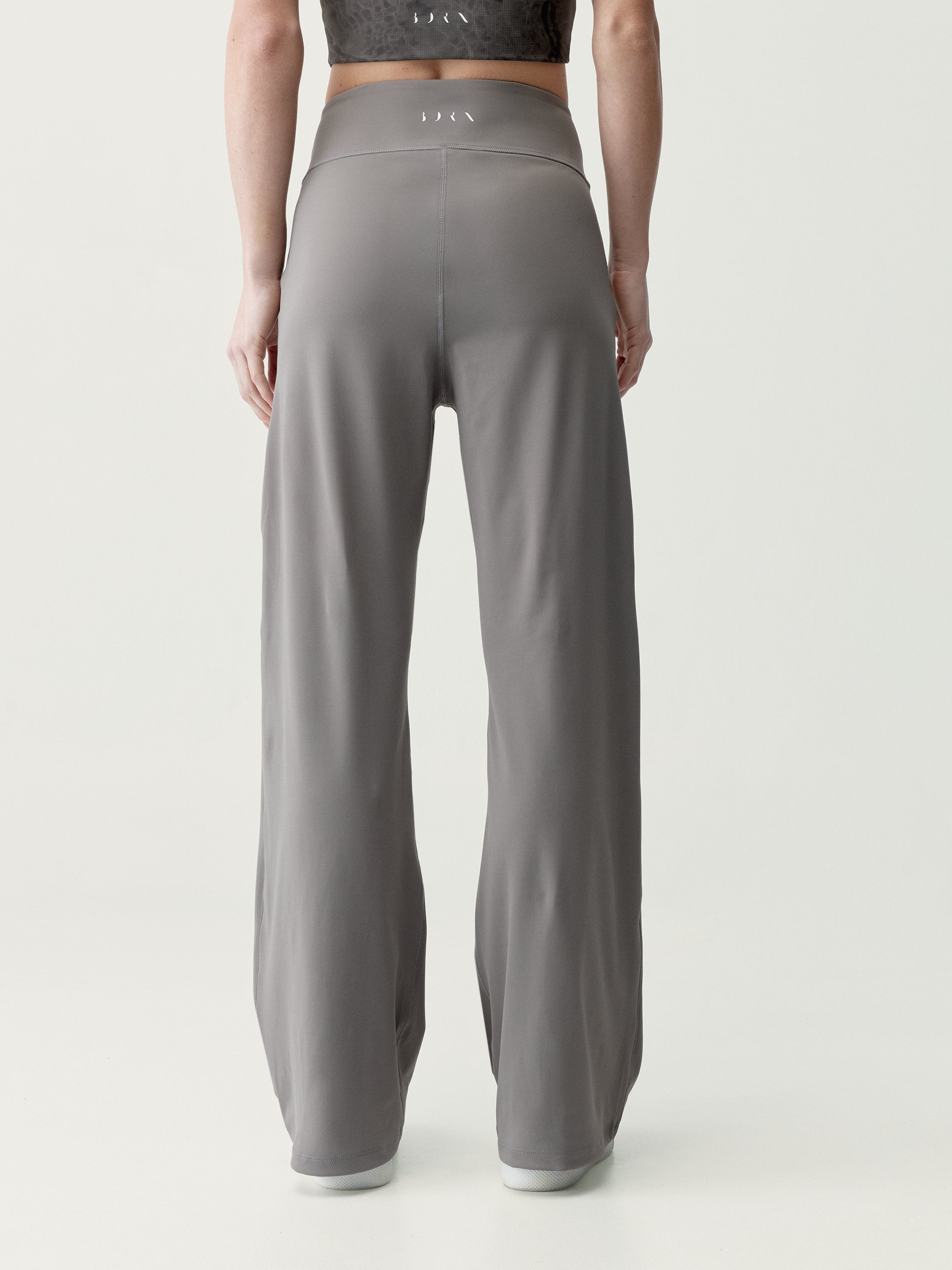 Comfortable straight cut trousers Lua BORN Brown