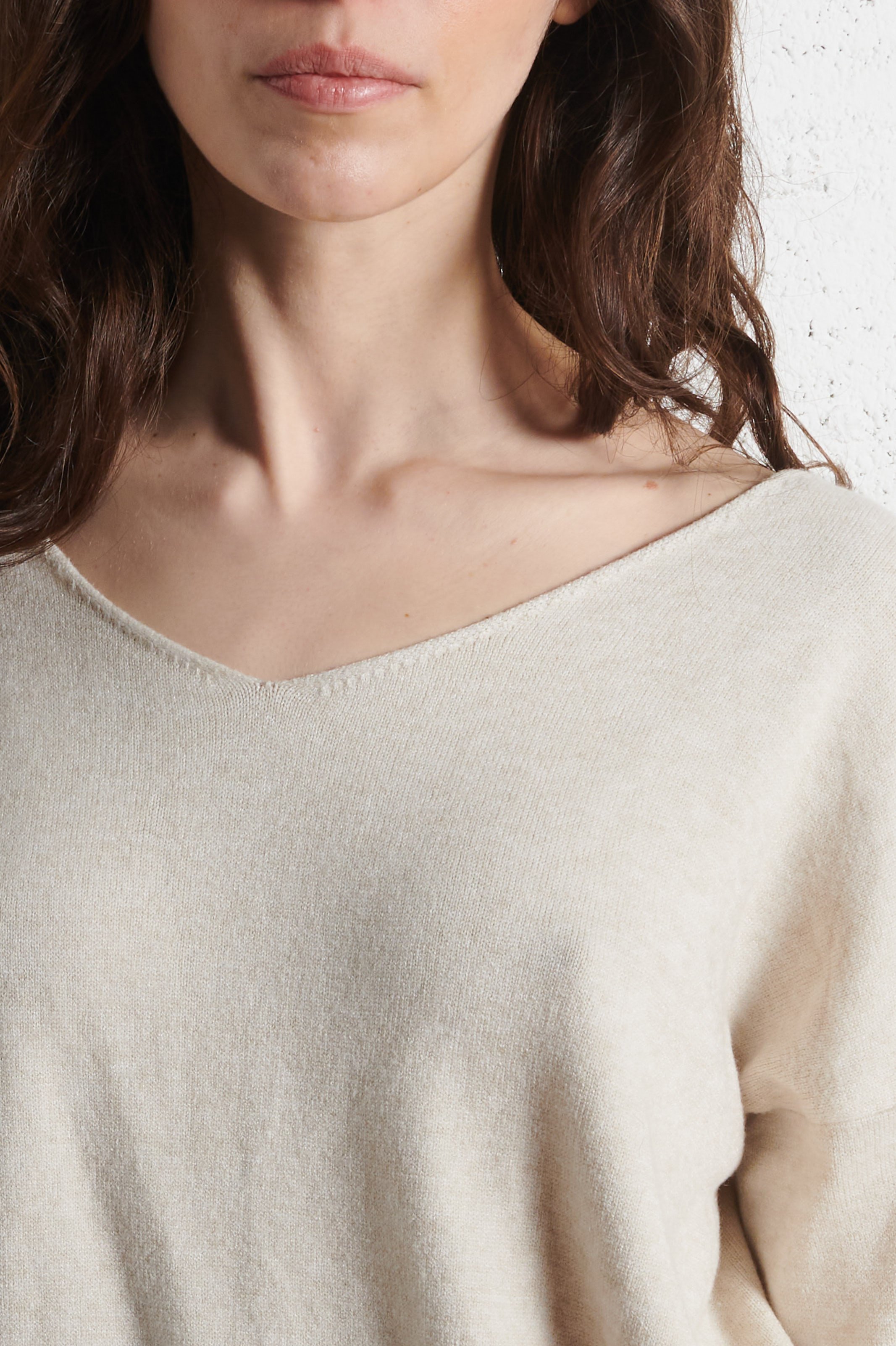 Pull droit col V uni PLEASE Beige